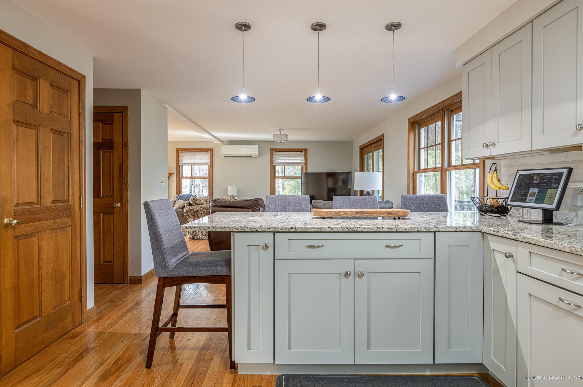 19 Plymouth Dr, Saco ME  04072-1735 exterior