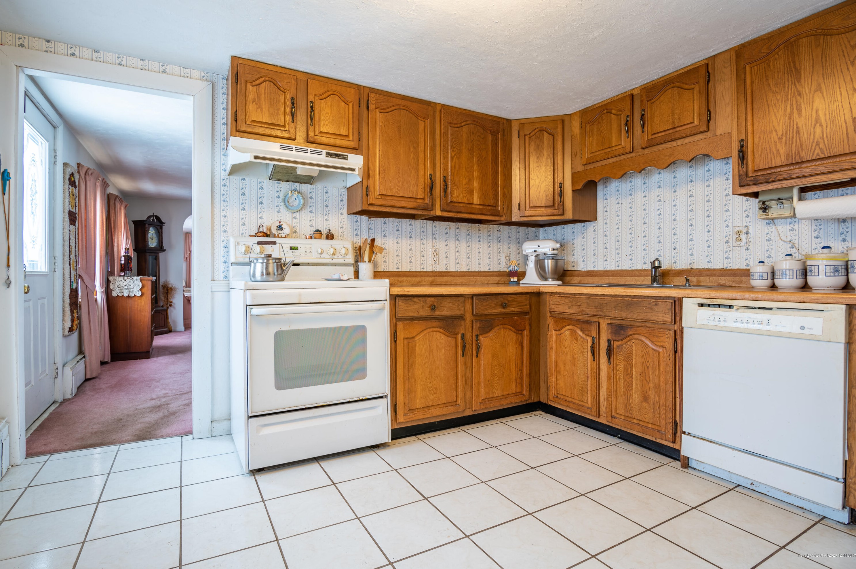 34 Dakota St, Portland ME  04103-3807 exterior