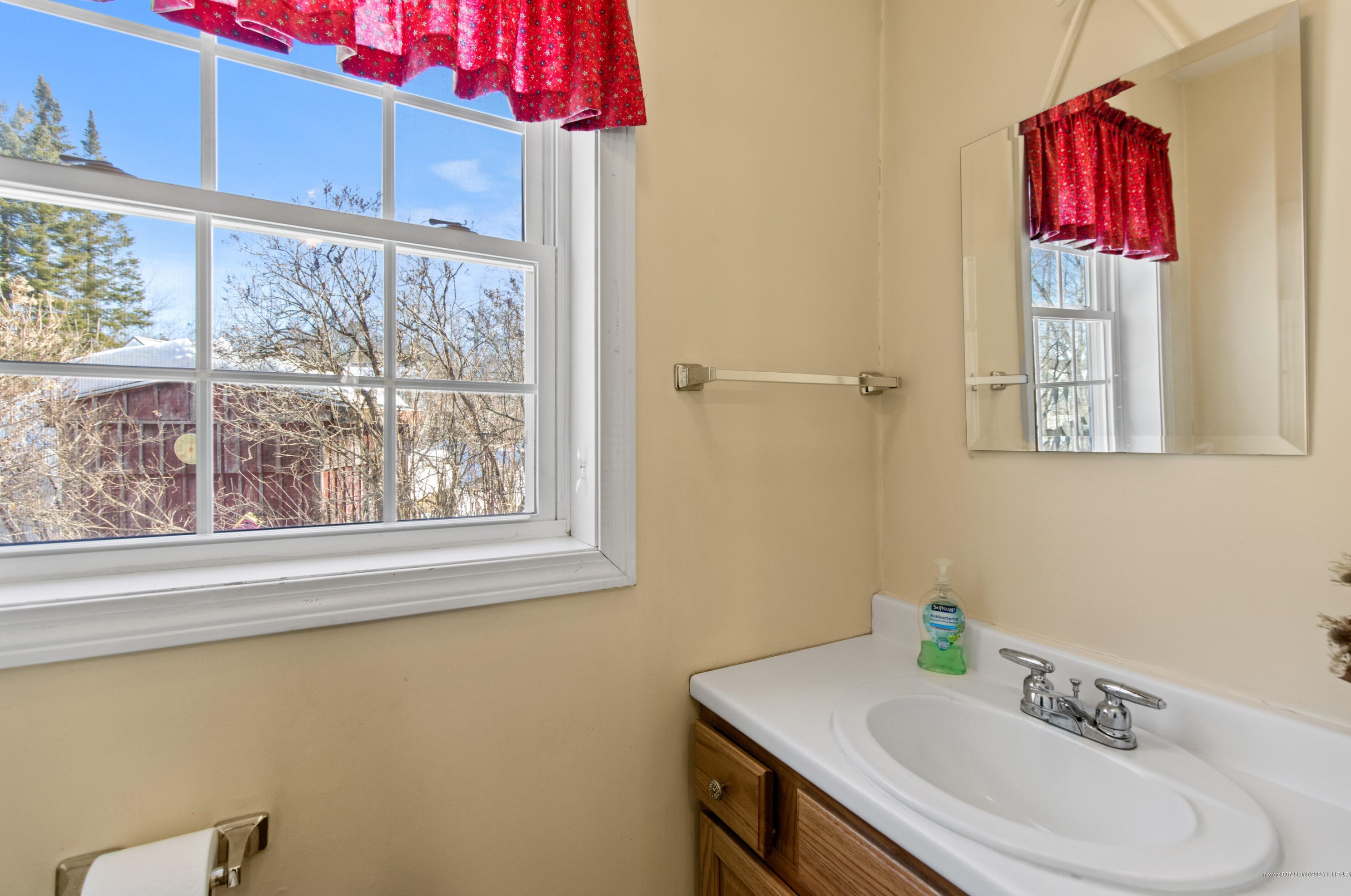 41 Water St, Gorham ME  04038-1021 exterior