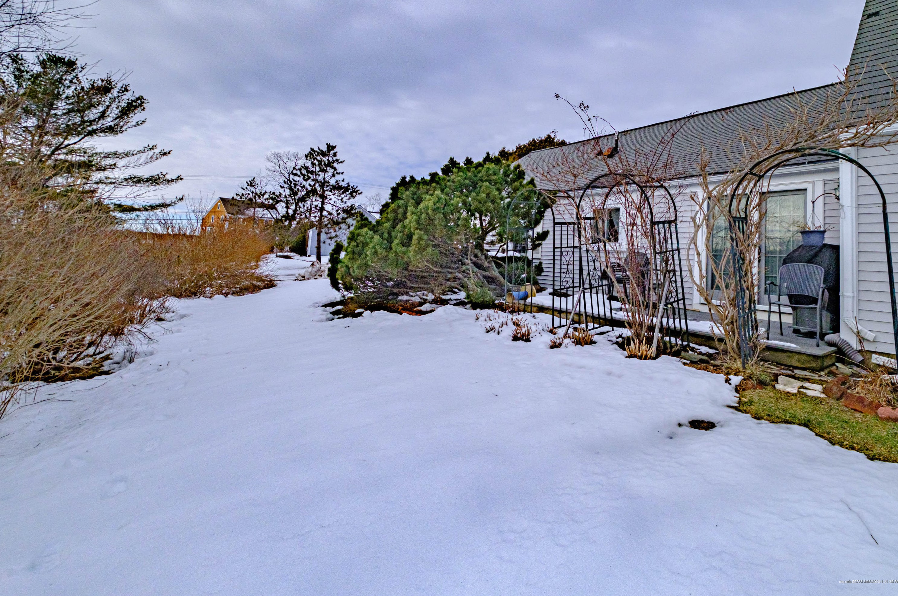 39 Starboard Dr, Portland ME  04107-9602 exterior