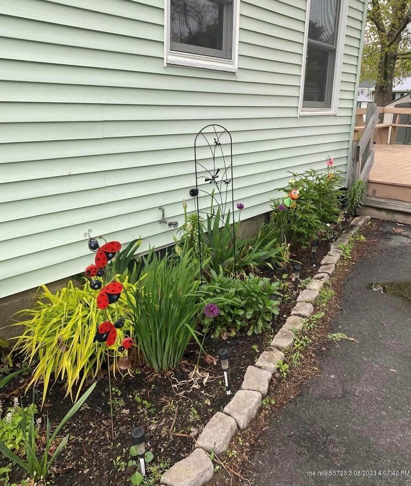 98 Brigham St, Portland ME  04106-3406 exterior