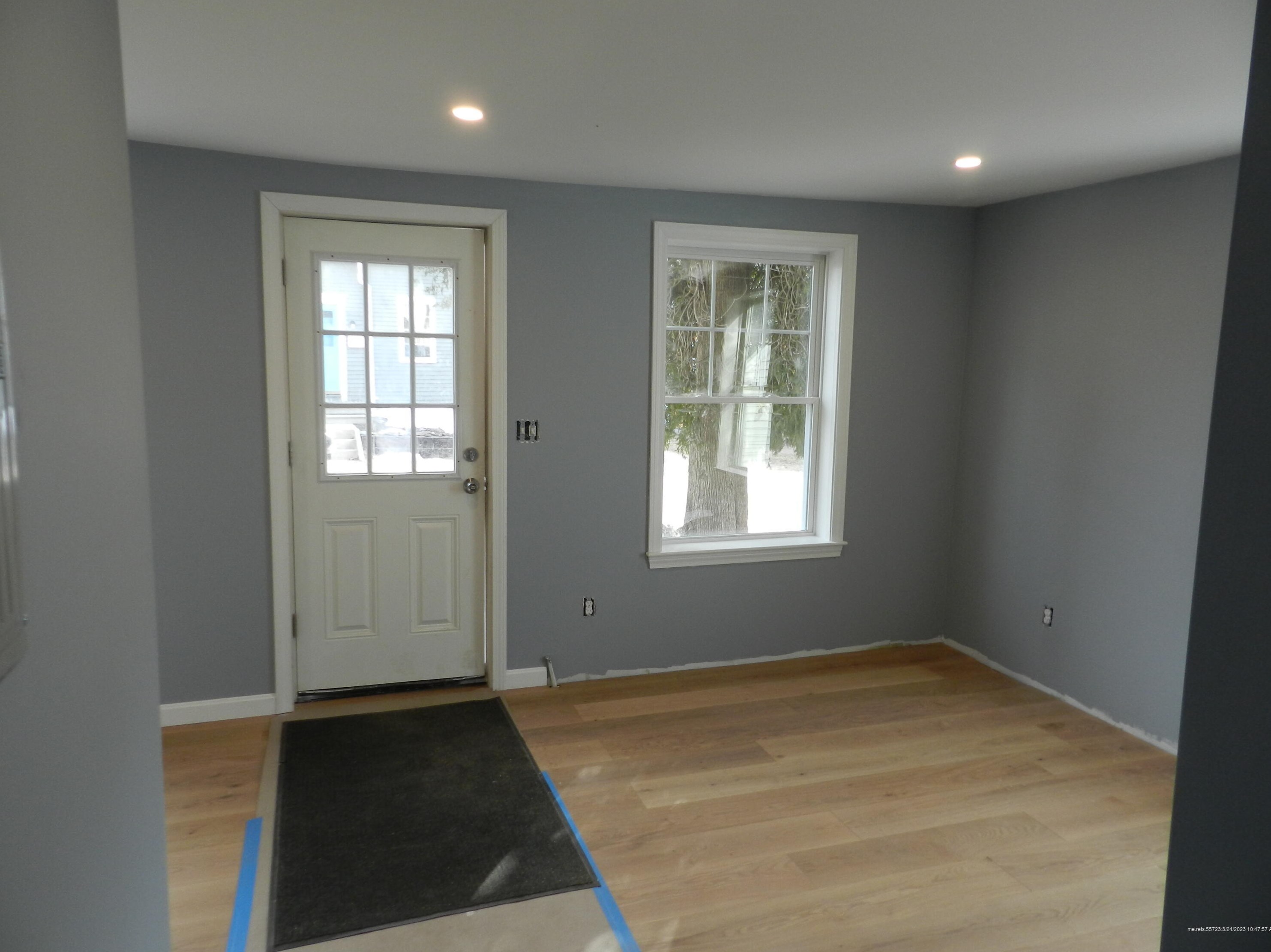 8 Mechanic St, Windham ME  04062-4216 exterior