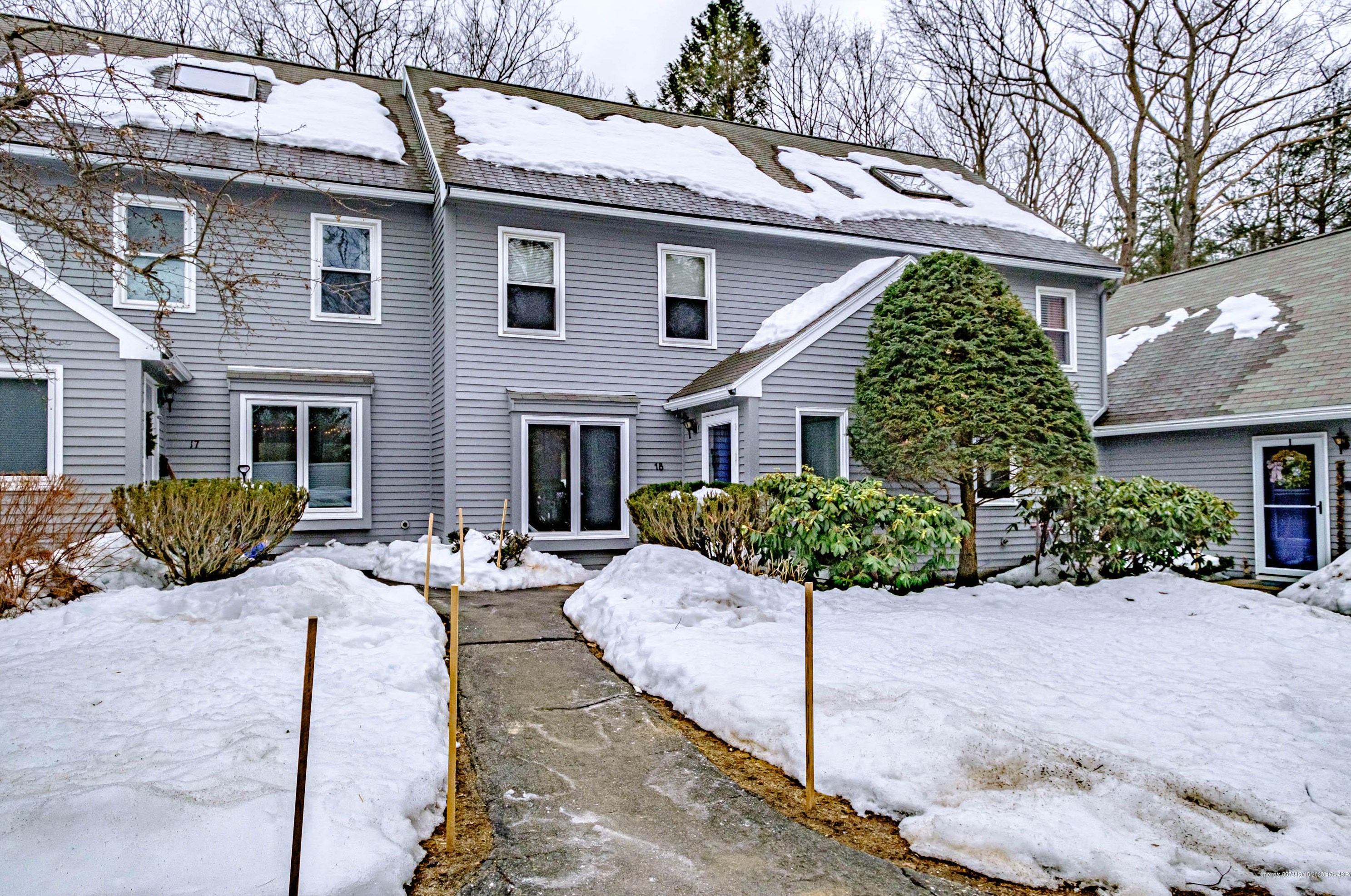 18 Ashbourne Ct, Portland ME 04106-6448 exterior