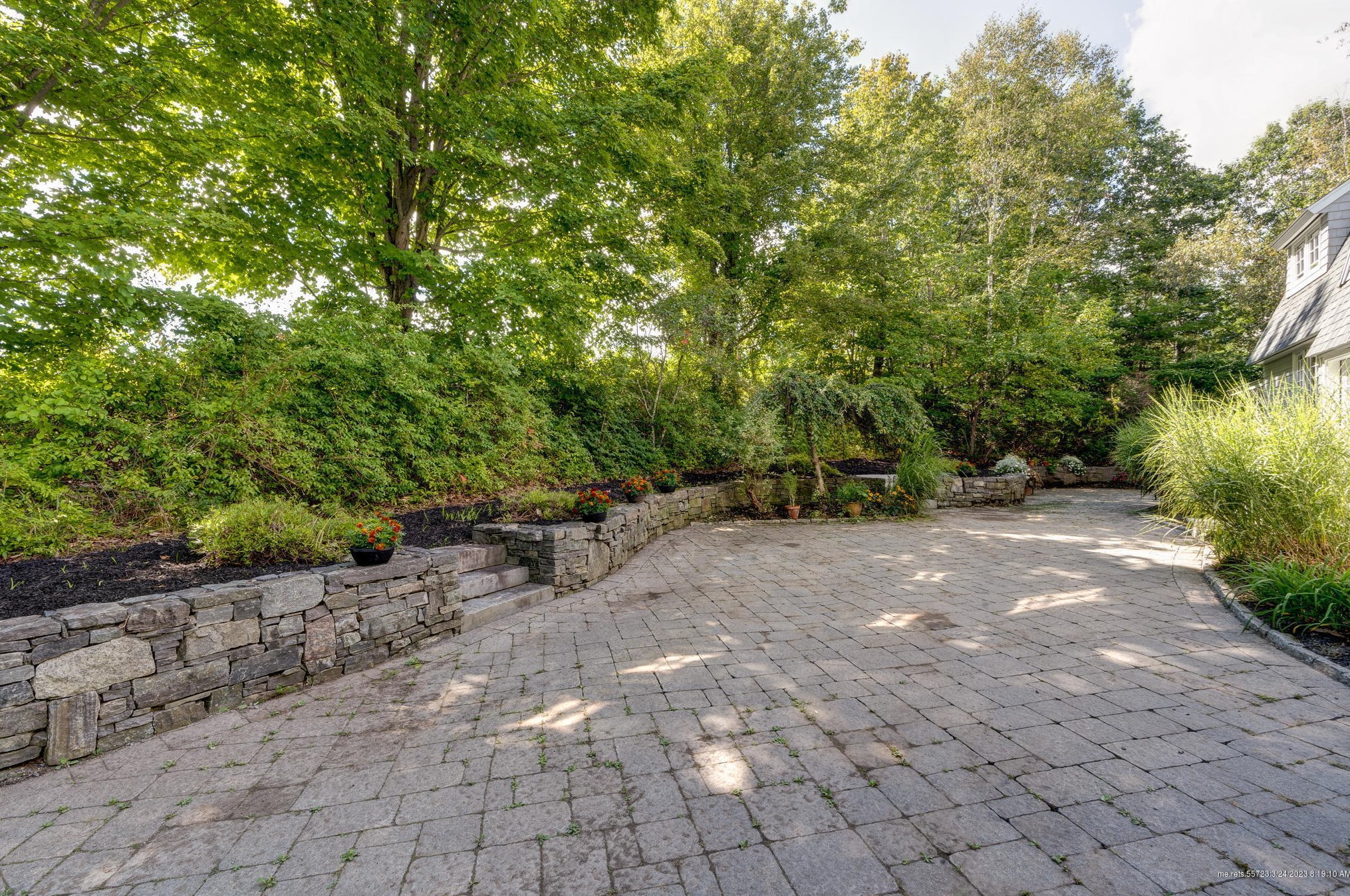 1 Overlook Dr, Gorham ME  04038-2556 exterior