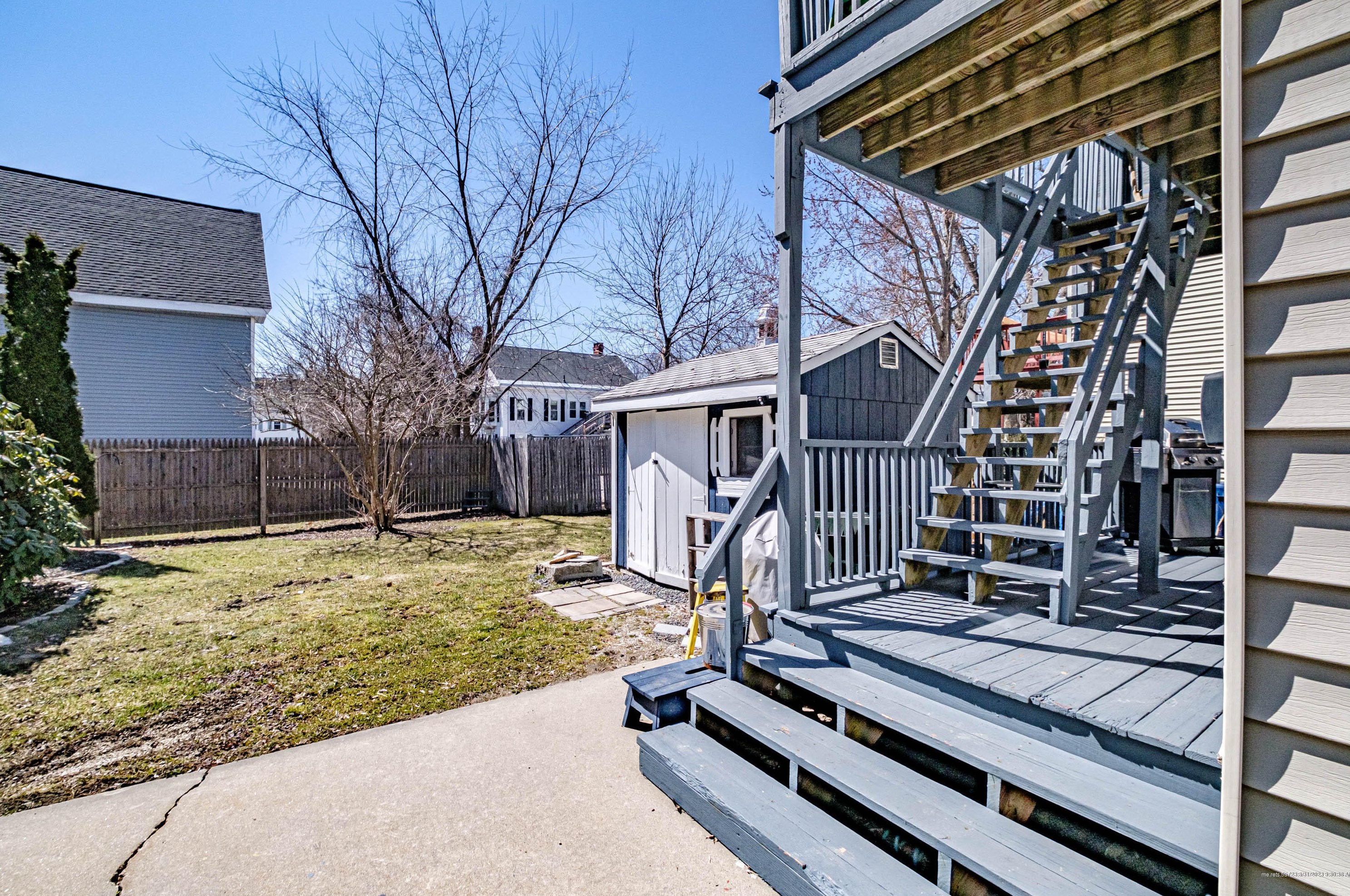 38 Pleasant St, Saco ME 04072-2739 exterior