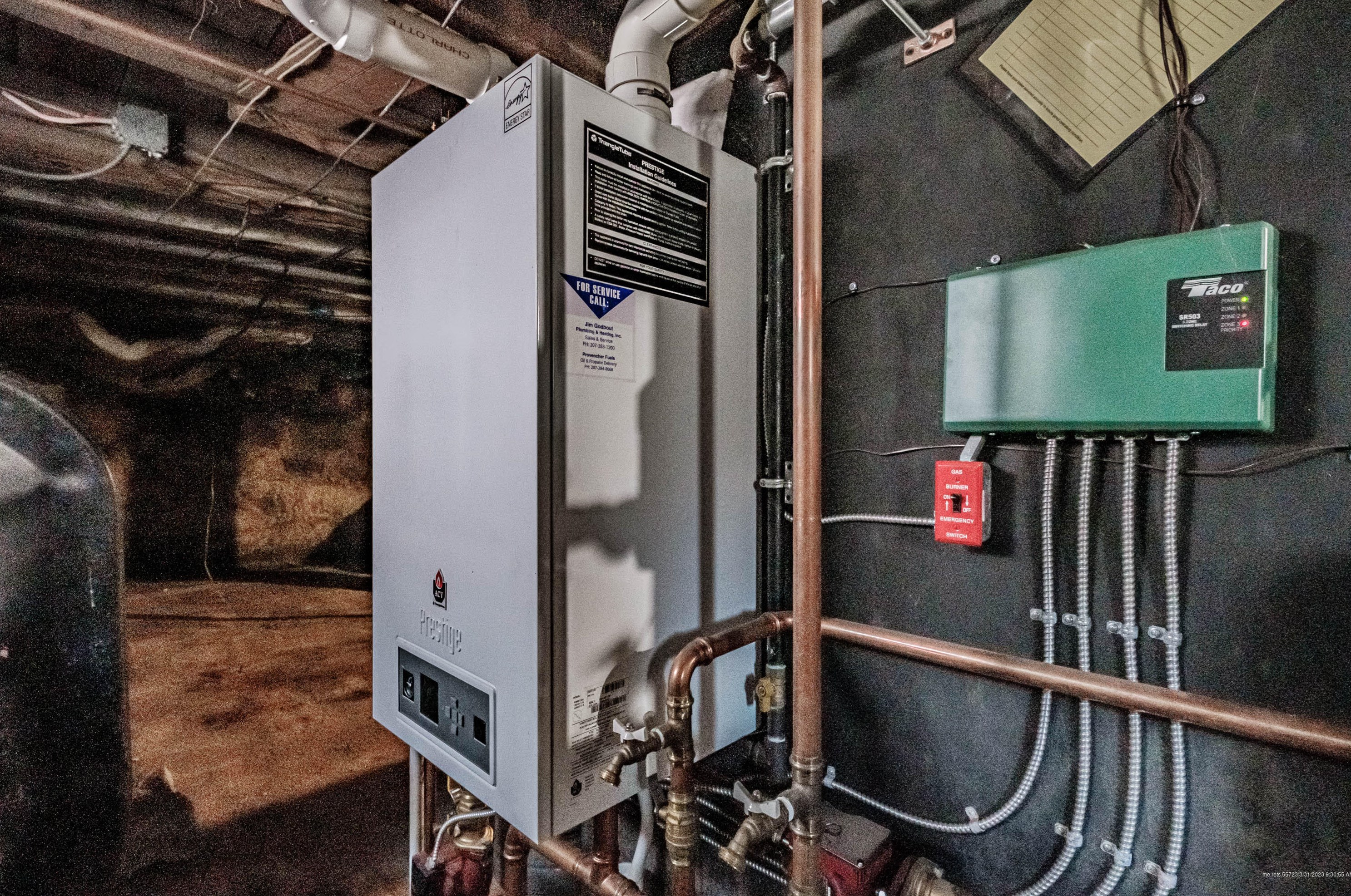 38 Pleasant St, Saco ME 04072-2739 exterior