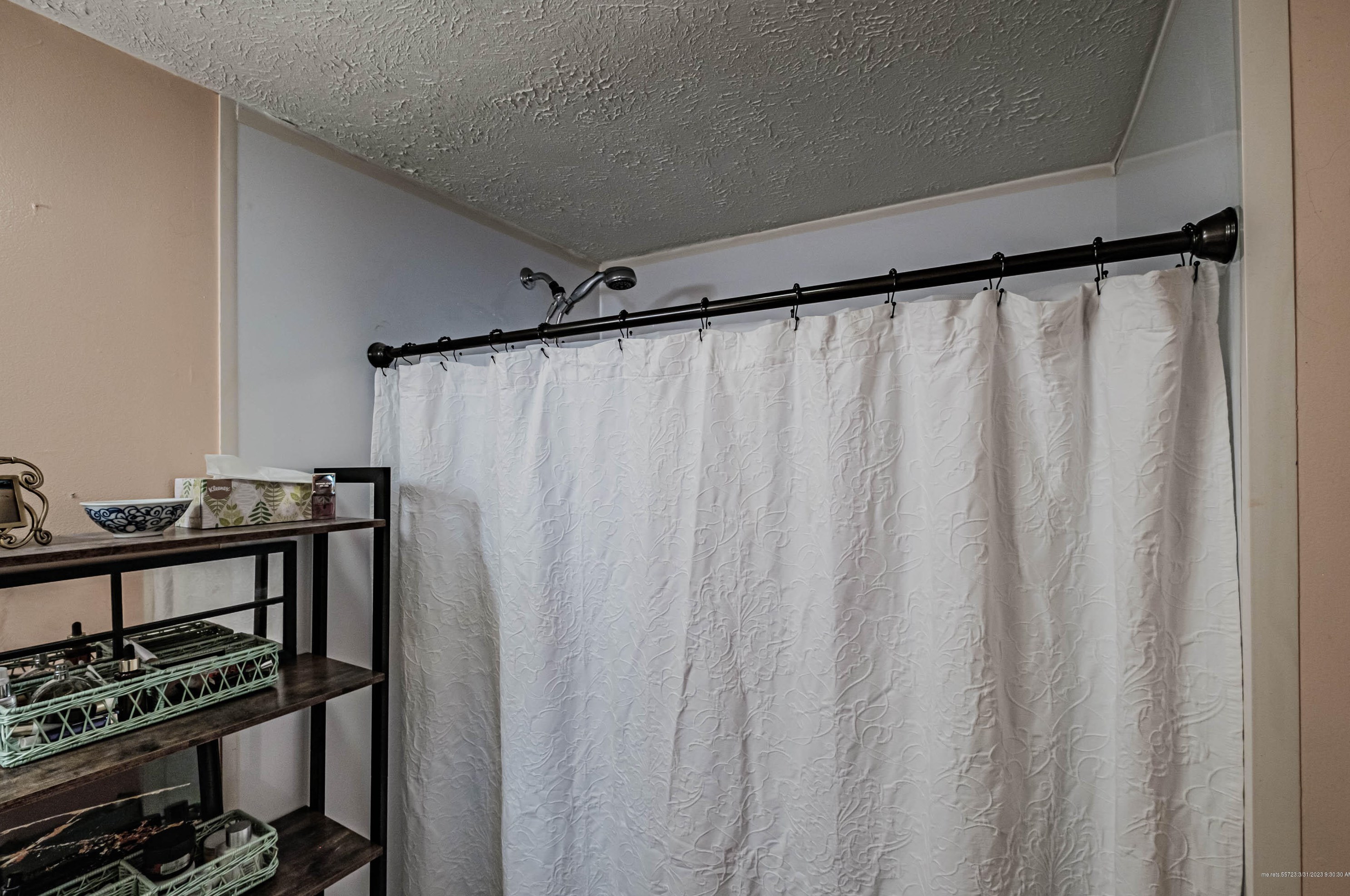 38 Pleasant St, Saco ME 04072-2739 exterior