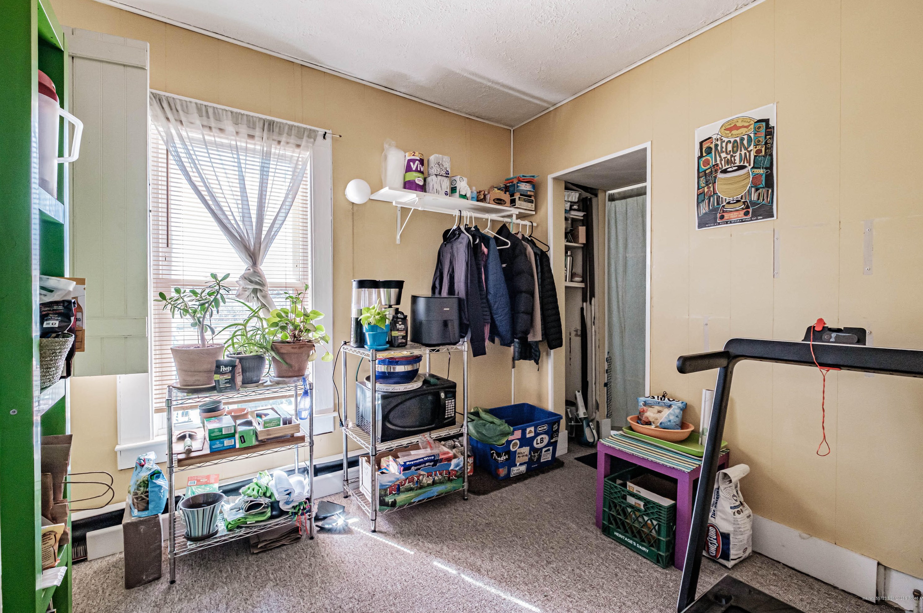 38 Pleasant St, Saco ME 04072-2739 exterior