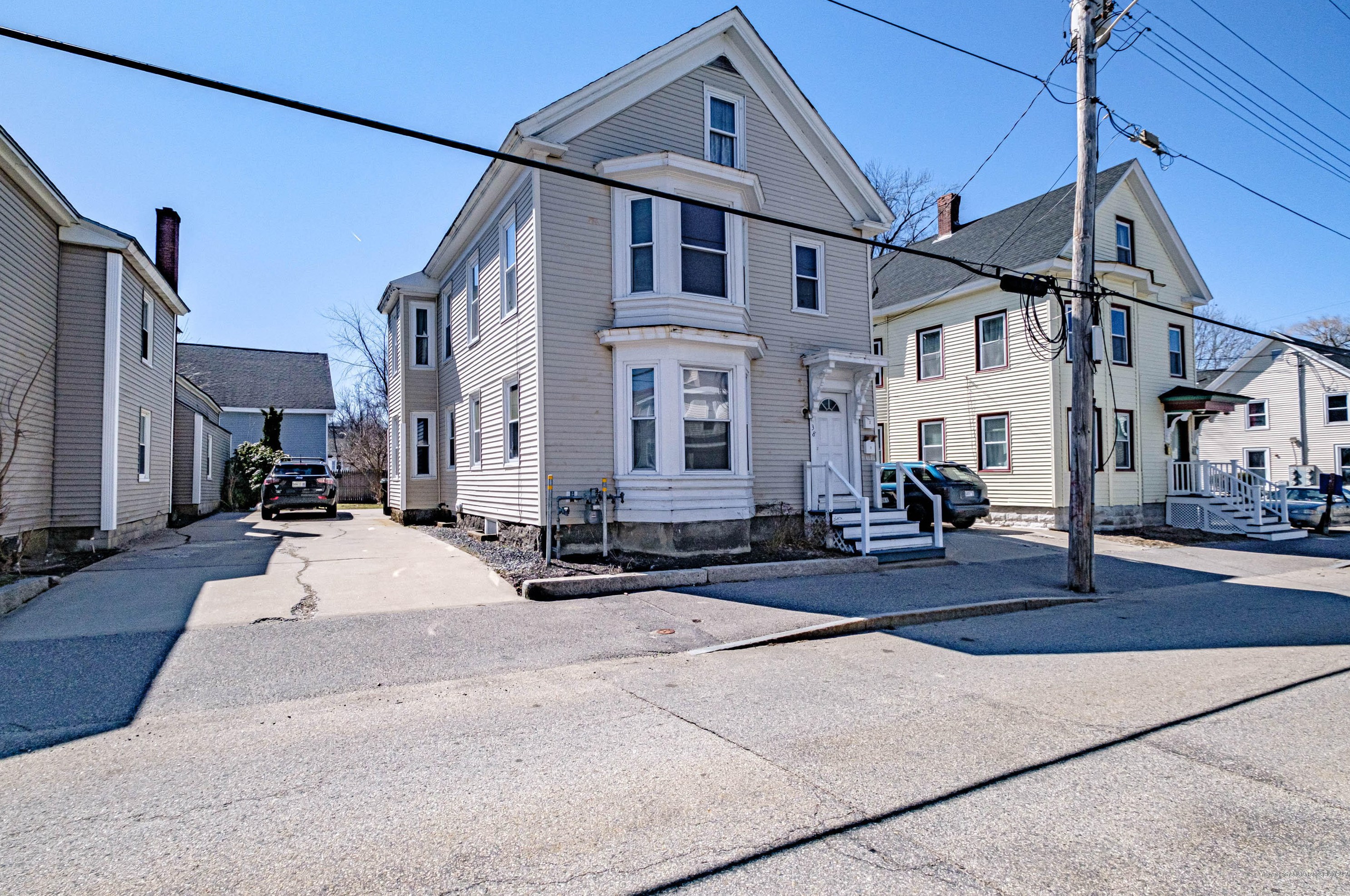 38 Pleasant St, Saco ME  04072-2739 exterior