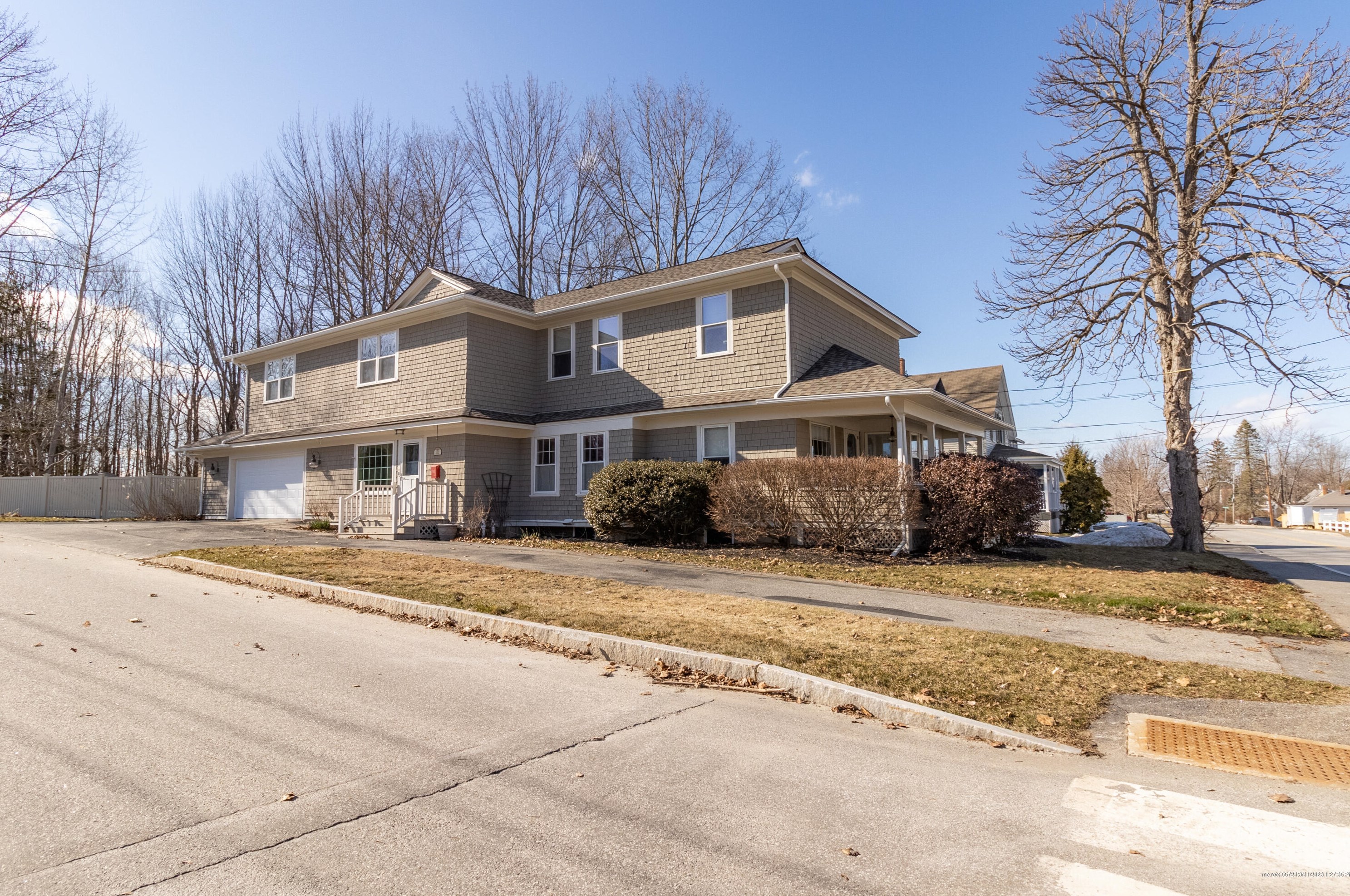 231 Cook St, Auburn ME  04210-5306 exterior