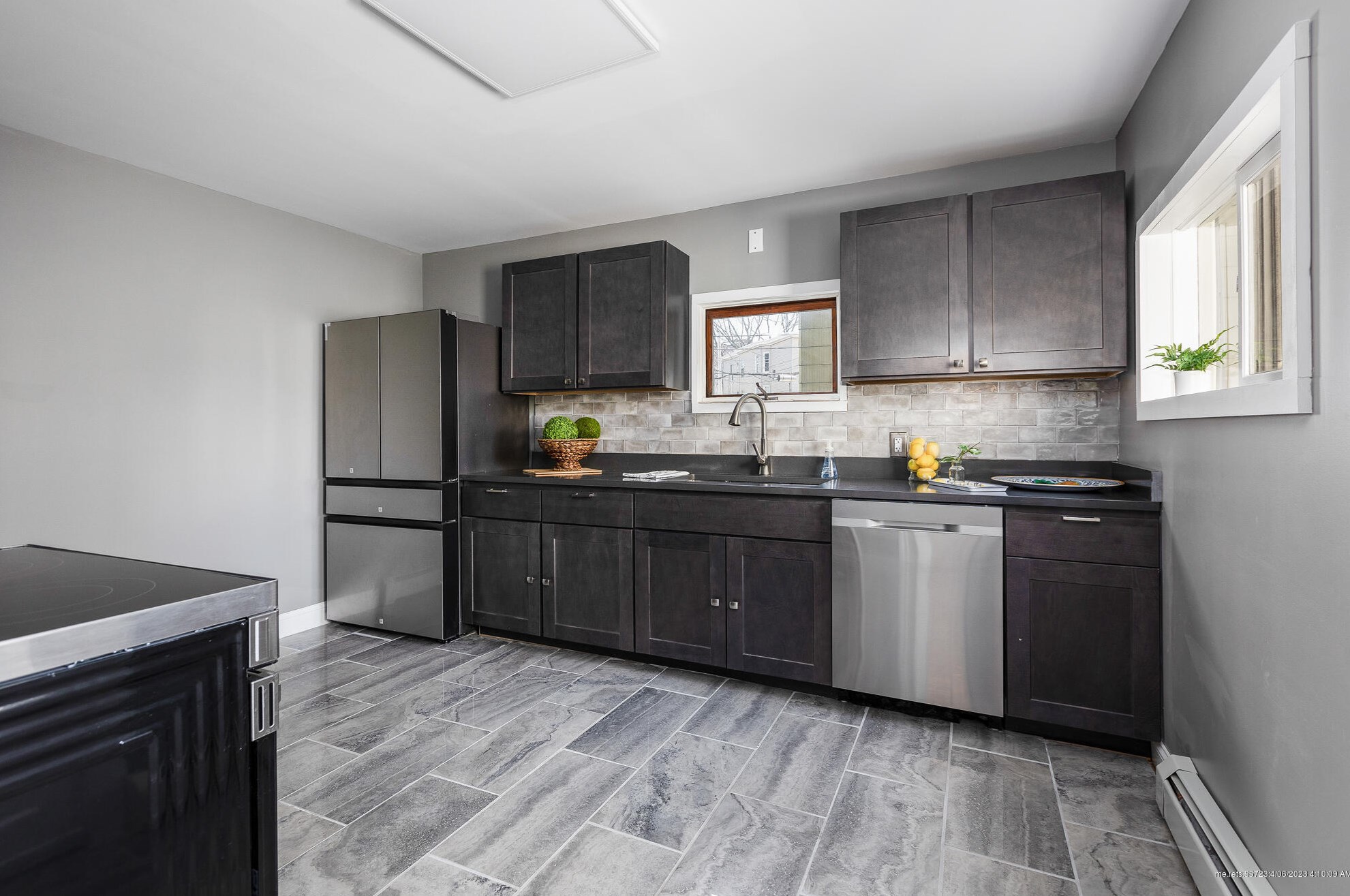 389 Saint John St, Portland ME  04102-2822 exterior