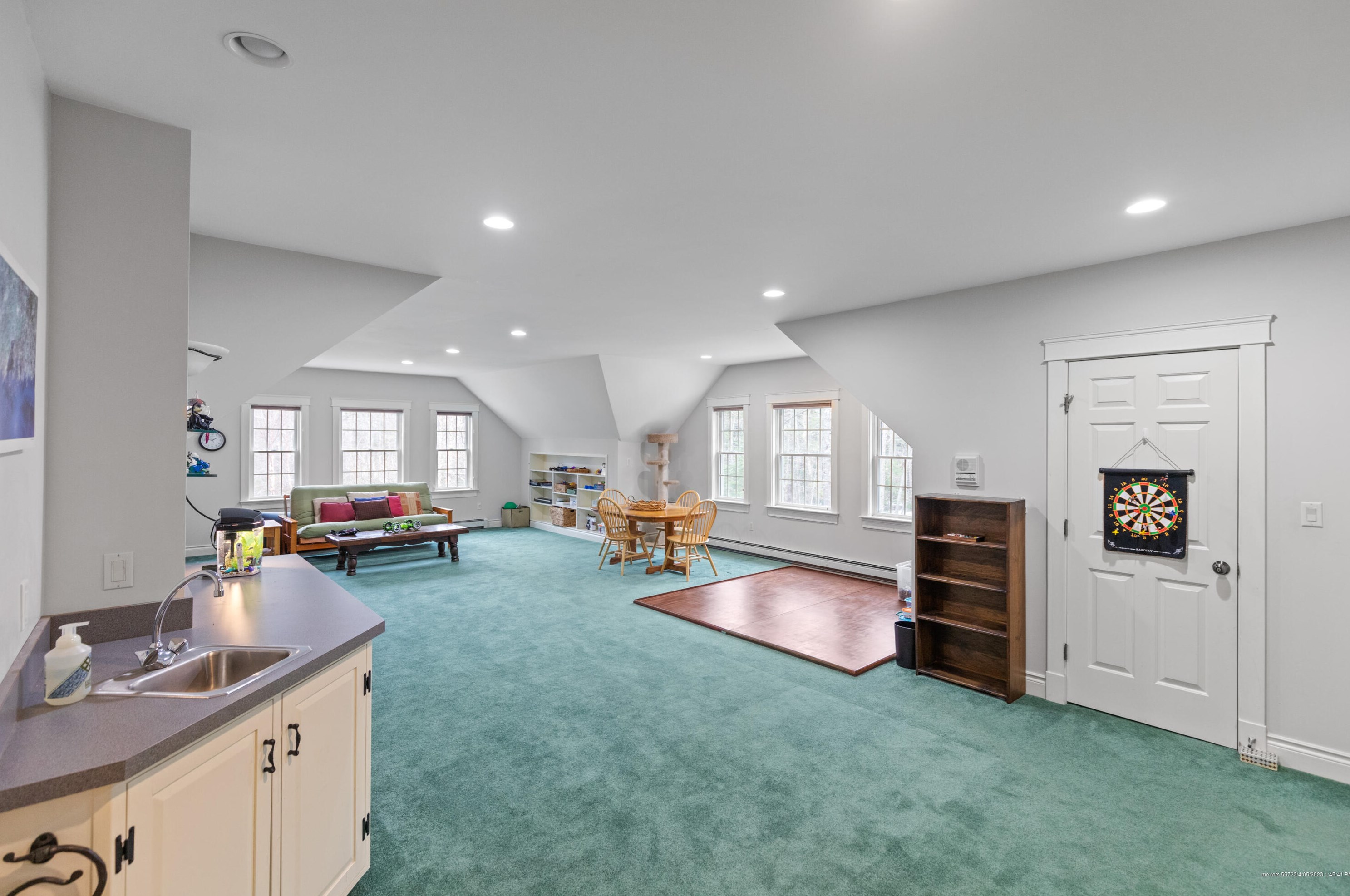 6 Baltusrol Cir, Portland ME  04105-1100 exterior