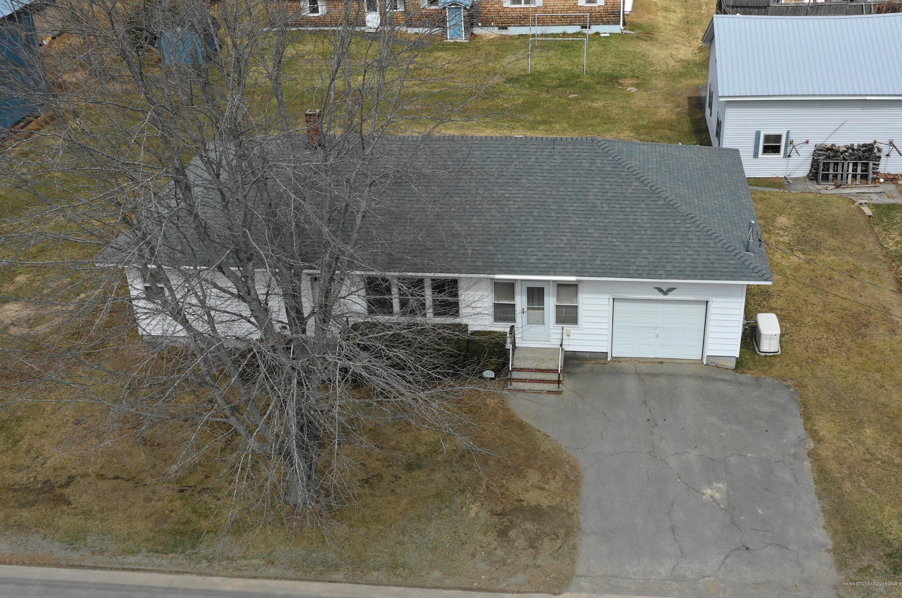 21 Dartmouth St, Old Town ME  04468-1815 exterior