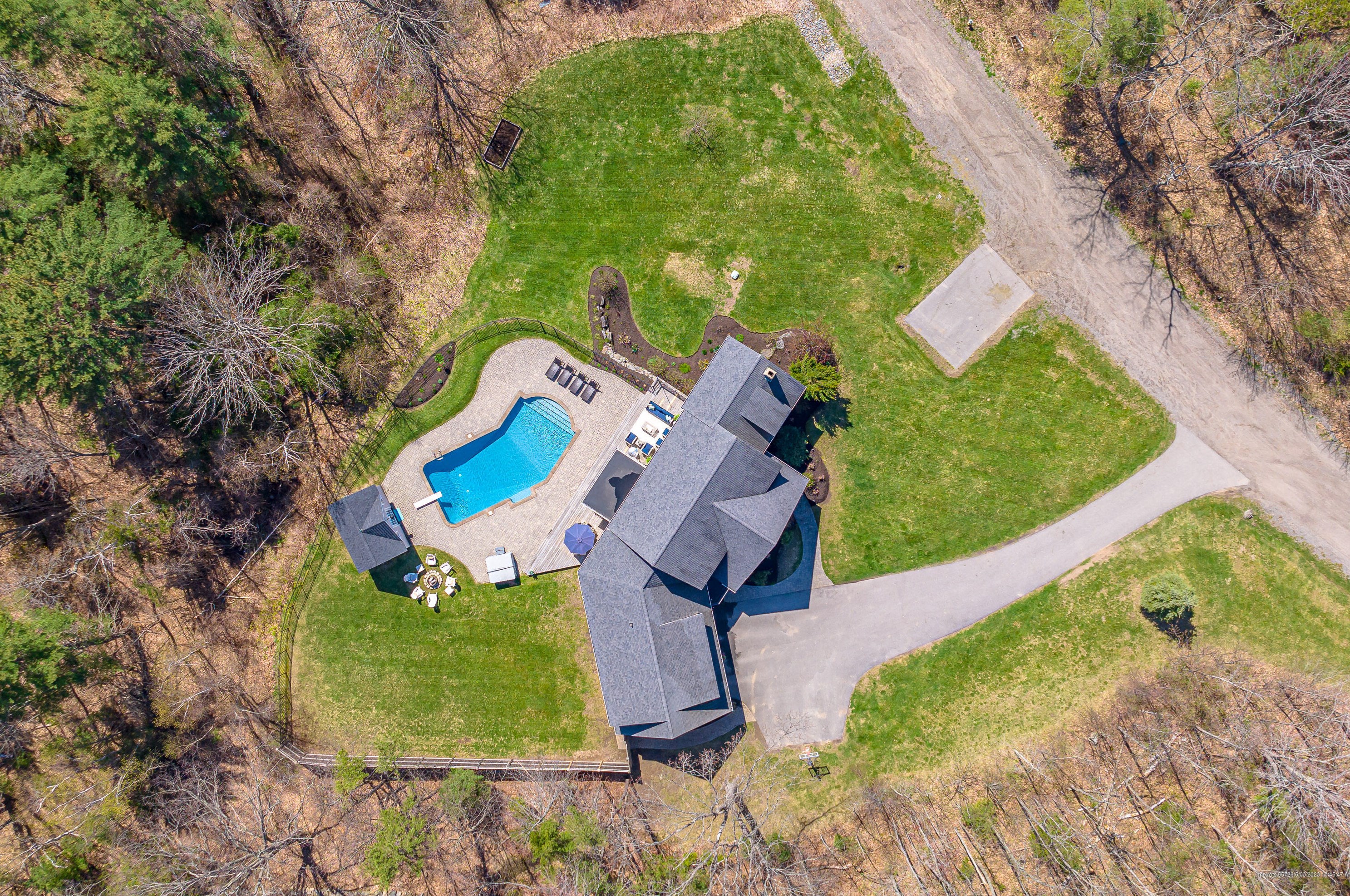 2 Cardinal Ln, Portland ME  04107-5123 exterior