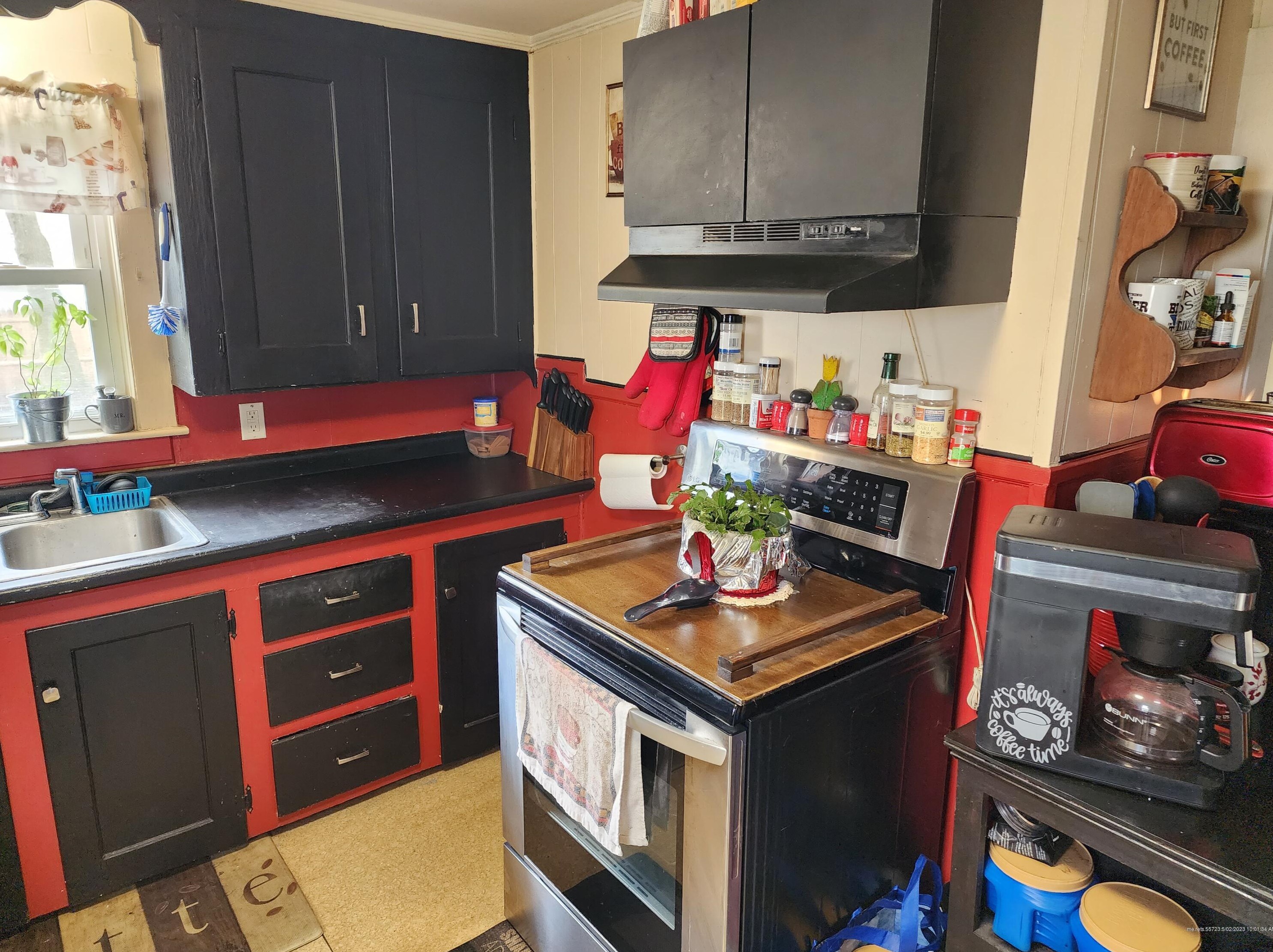 22 Donald St, Waterville ME  04901-5627 exterior