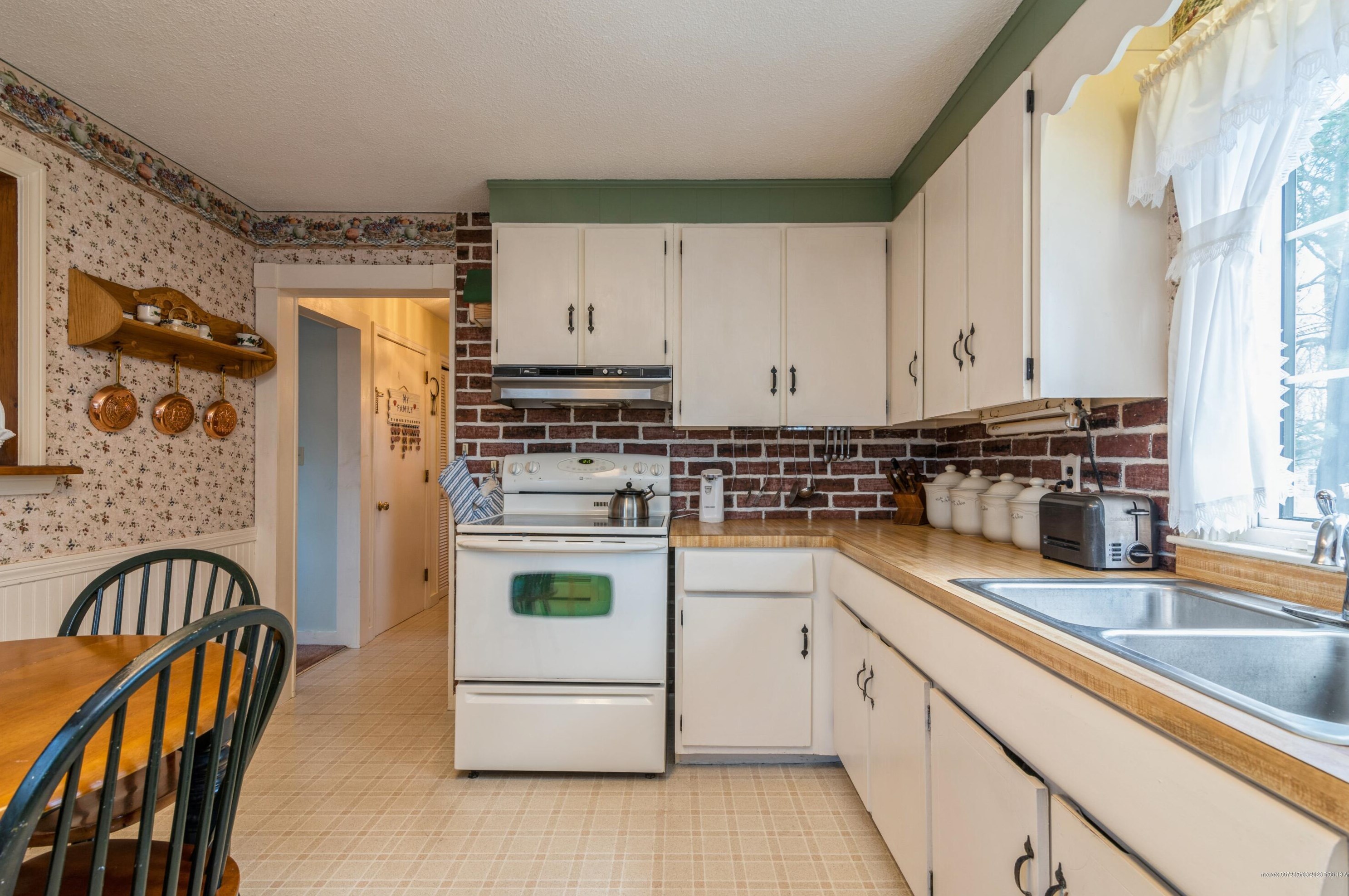 27 Franklin St, Saco ME 04072-2503 exterior