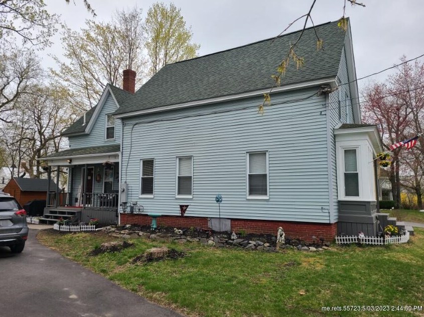 18 Rowell St, Madison ME  04950-1212 exterior