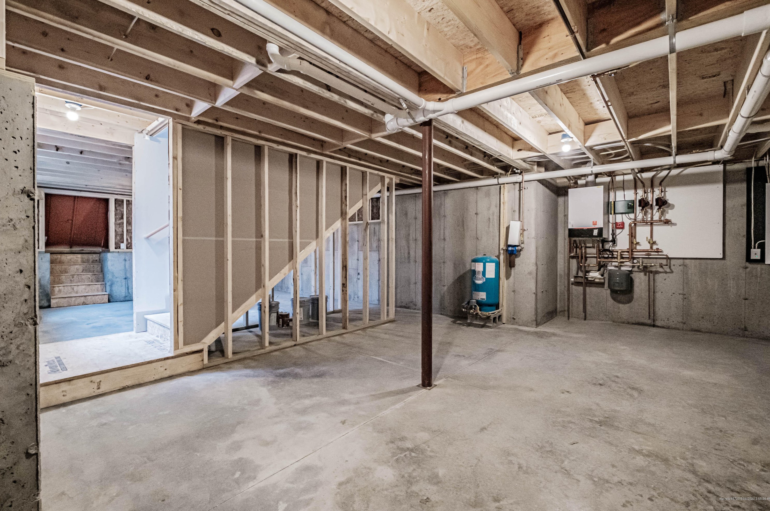 65 Vista Dr, Windham ME  04062-4445 exterior