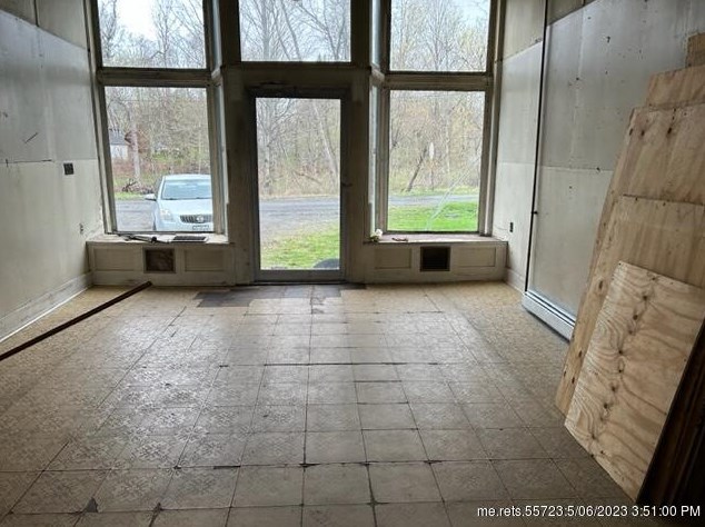 19 Railroad Ave, Sebec ME  04426-1113 exterior