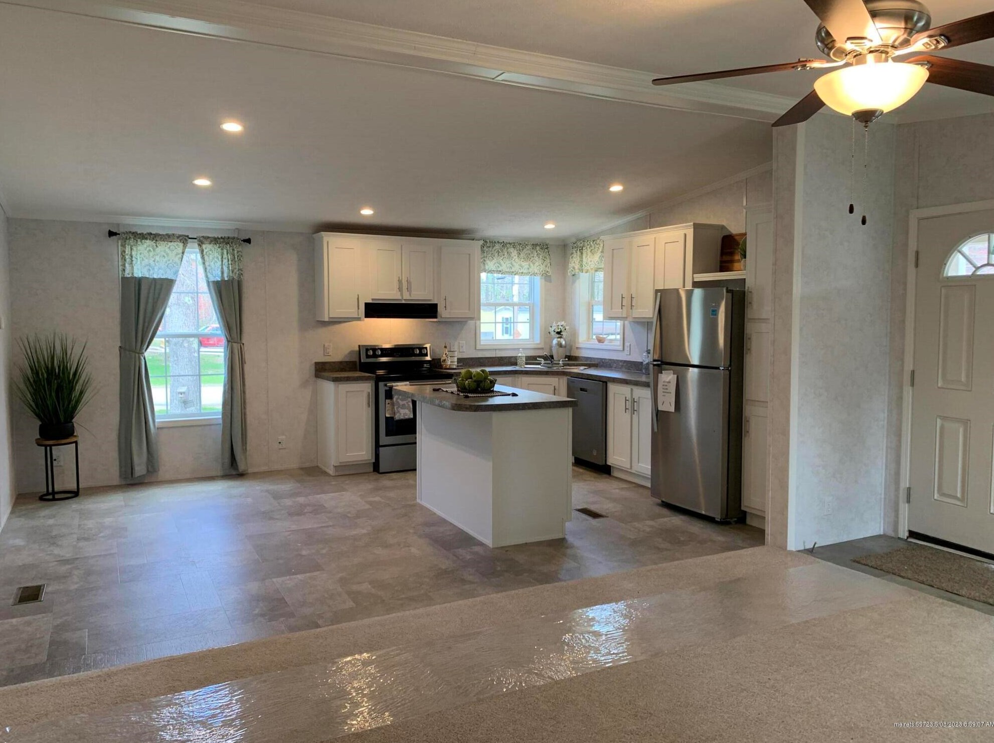 10 Hemlock St, Lebanon ME  04027-3448 exterior