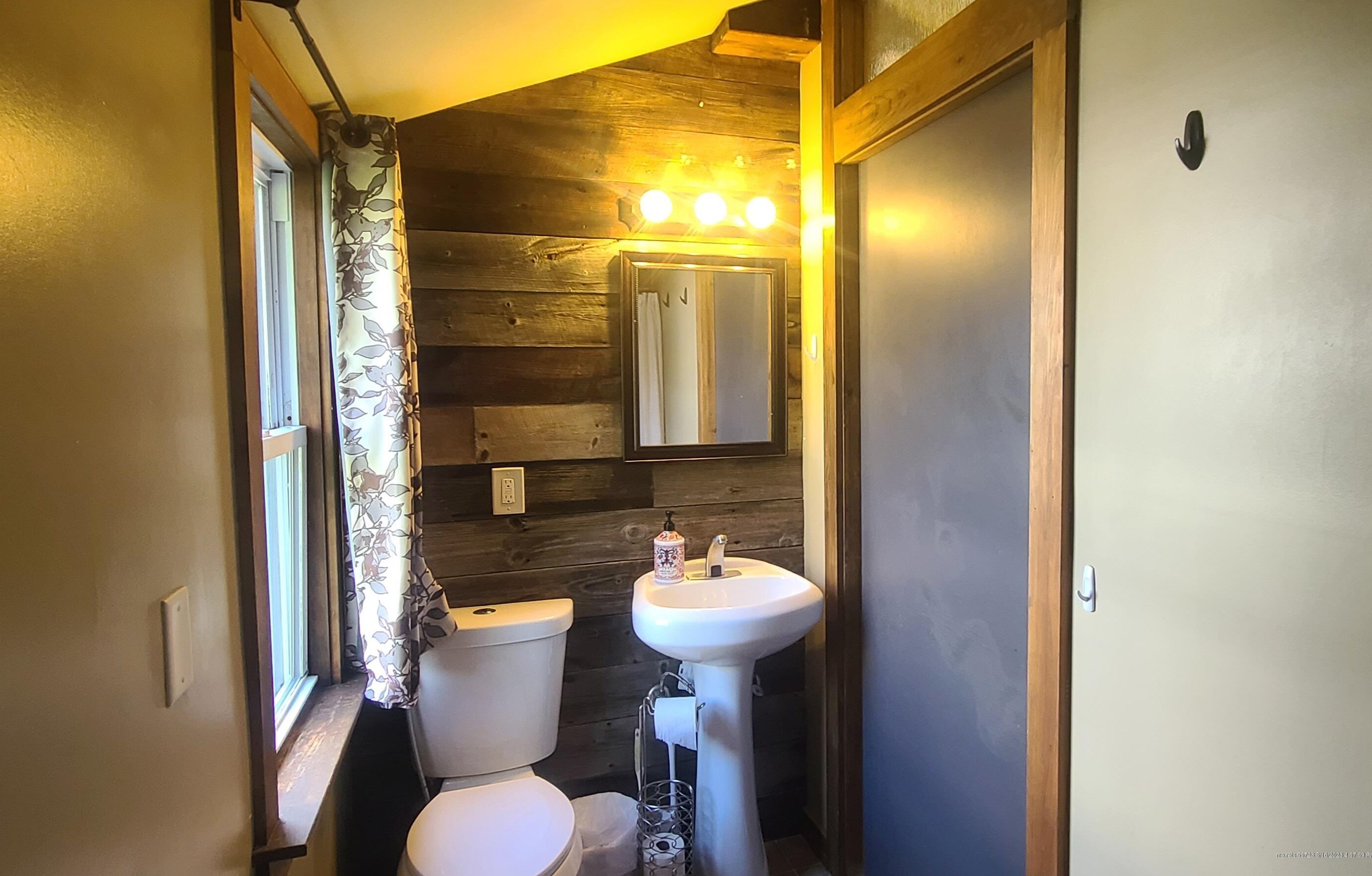 15 Albion Rd, Windham ME  04062-4329 exterior