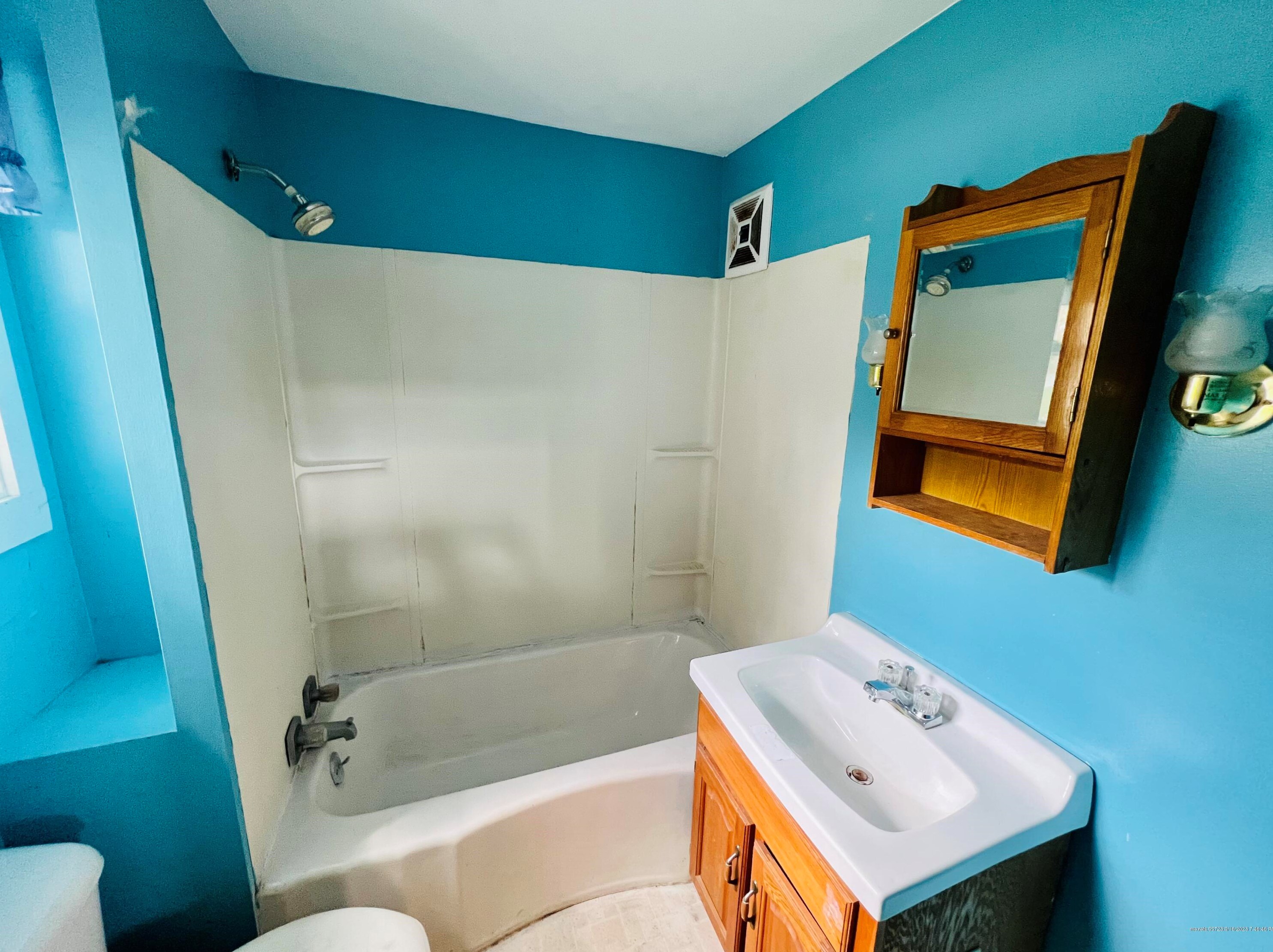 2 Merriman St, Madison ME  04950-1610 exterior