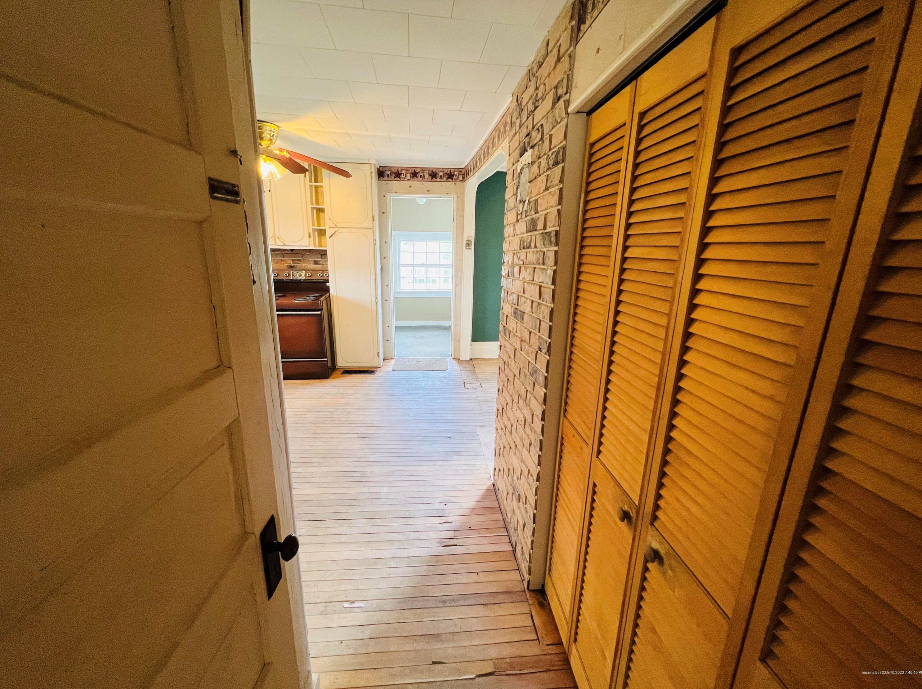 2 Merriman St, Madison ME  04950-1610 exterior