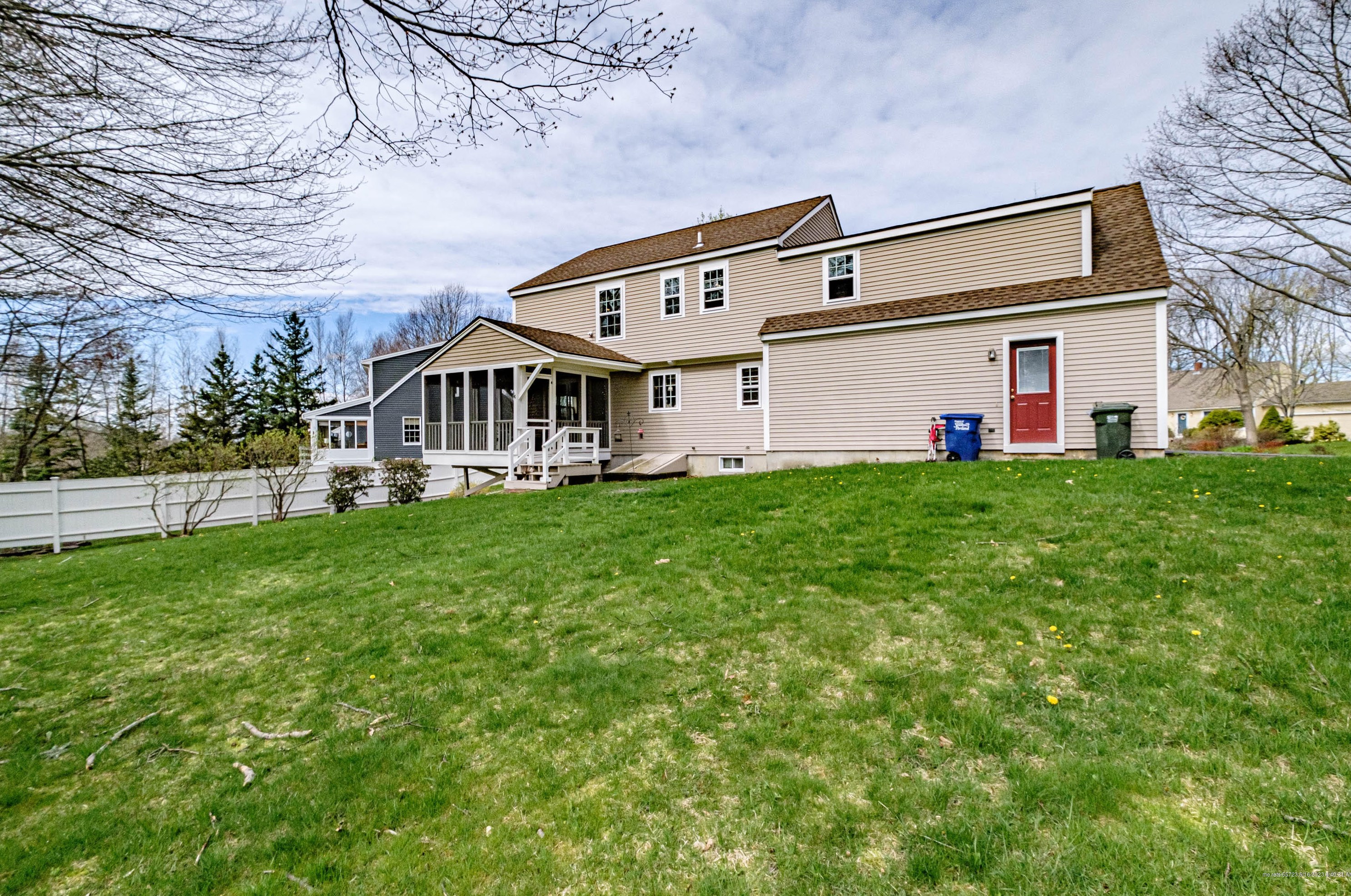 137 Brindle Cir, Portland ME  04106-6864 exterior