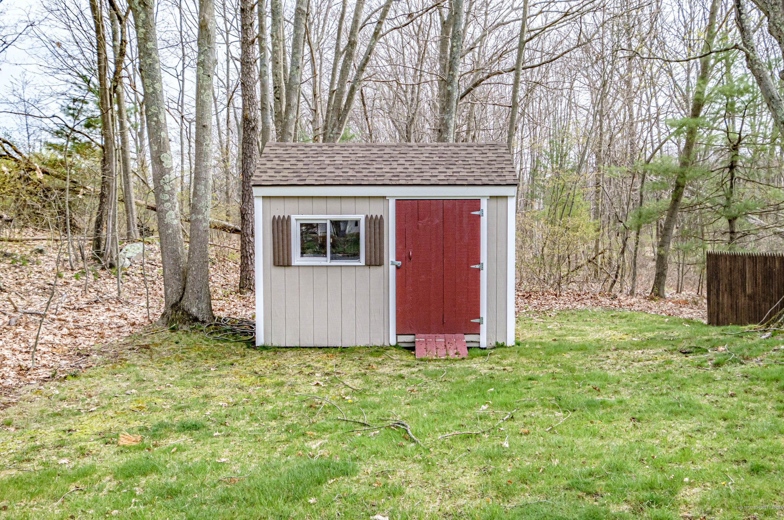 137 Brindle Cir, Portland ME  04106-6864 exterior