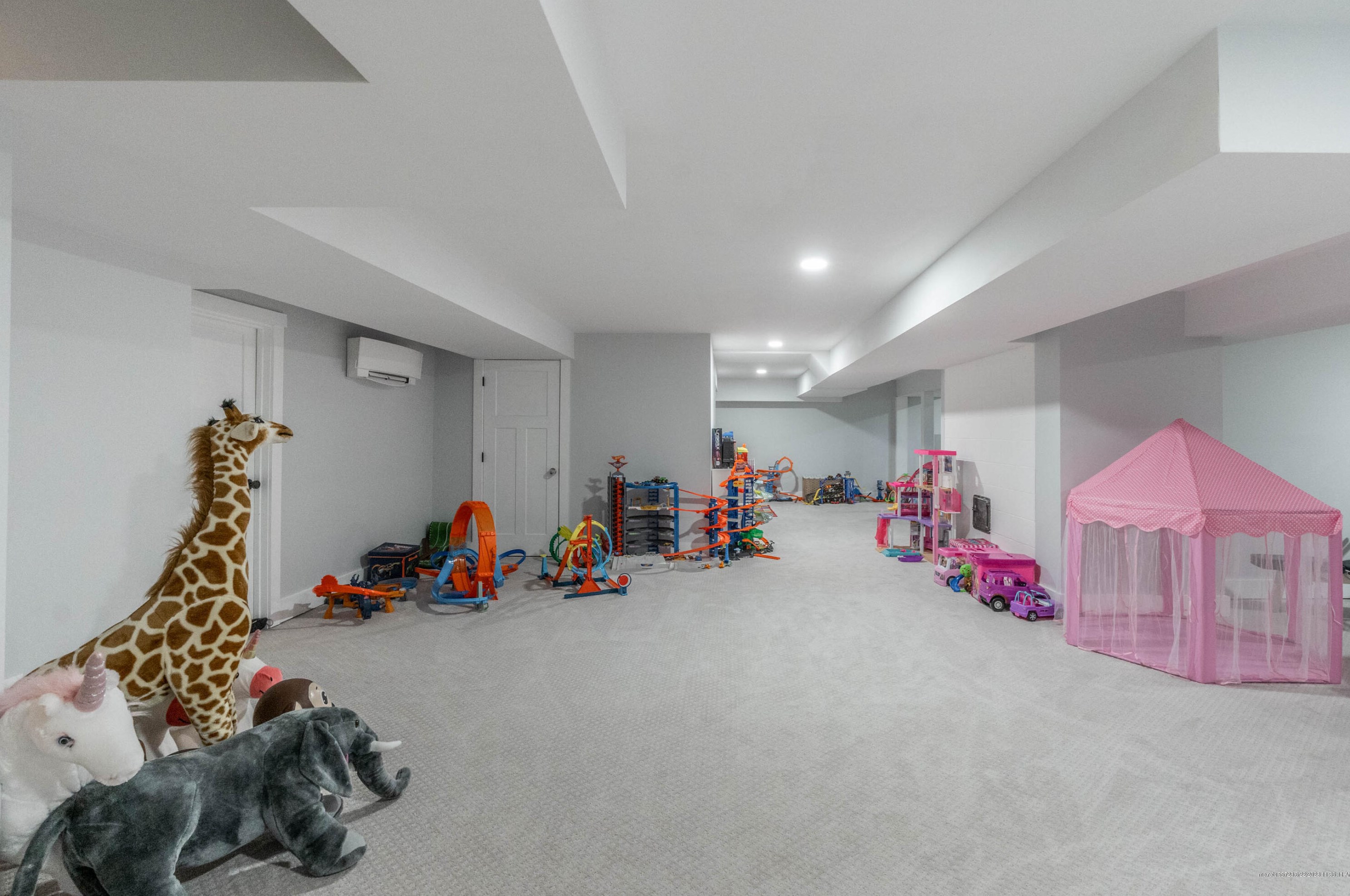 9 Misty Way, Portland ME  04105-2499 exterior