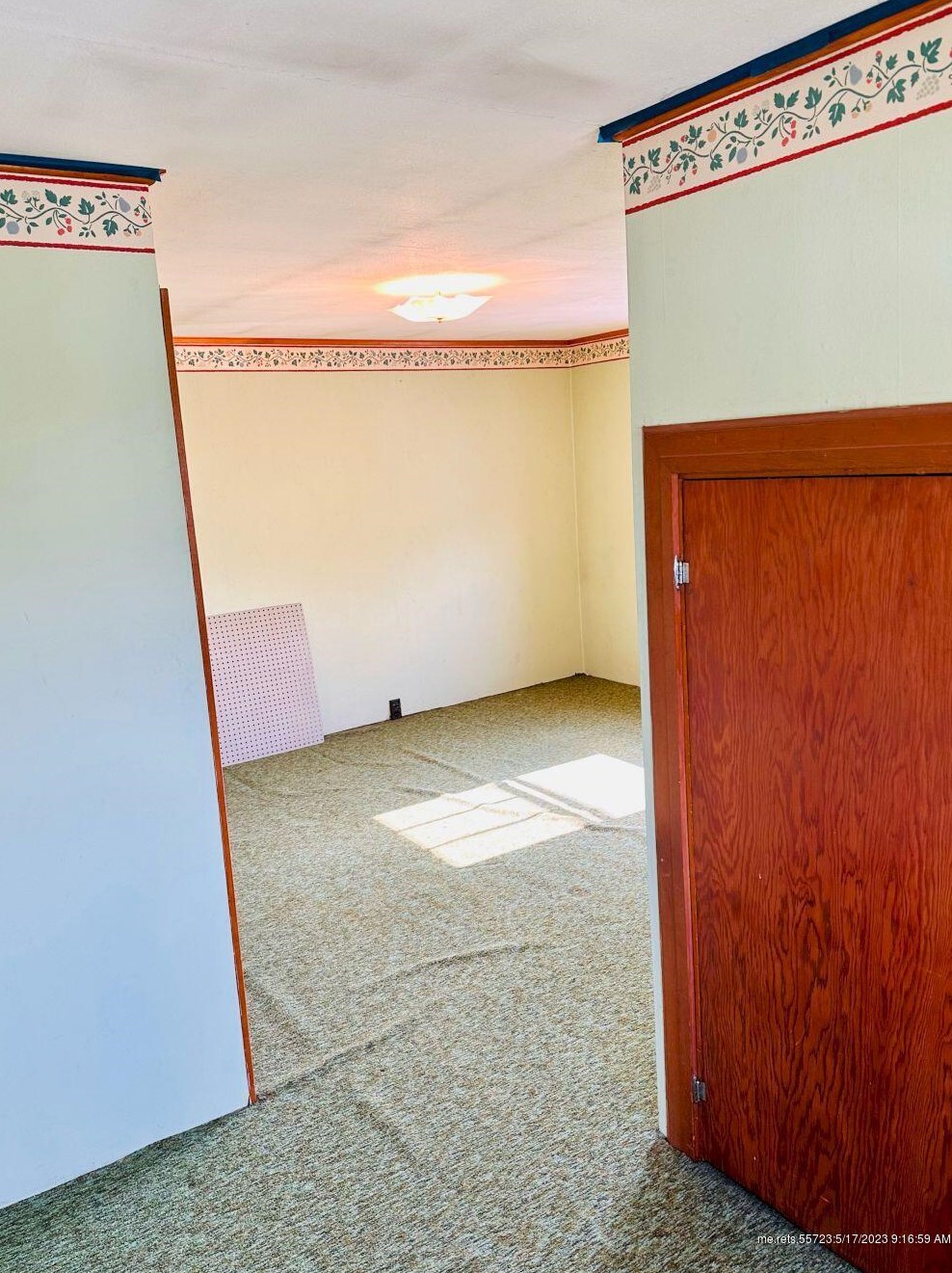 49 John St, Madison ME  04950-1633 exterior