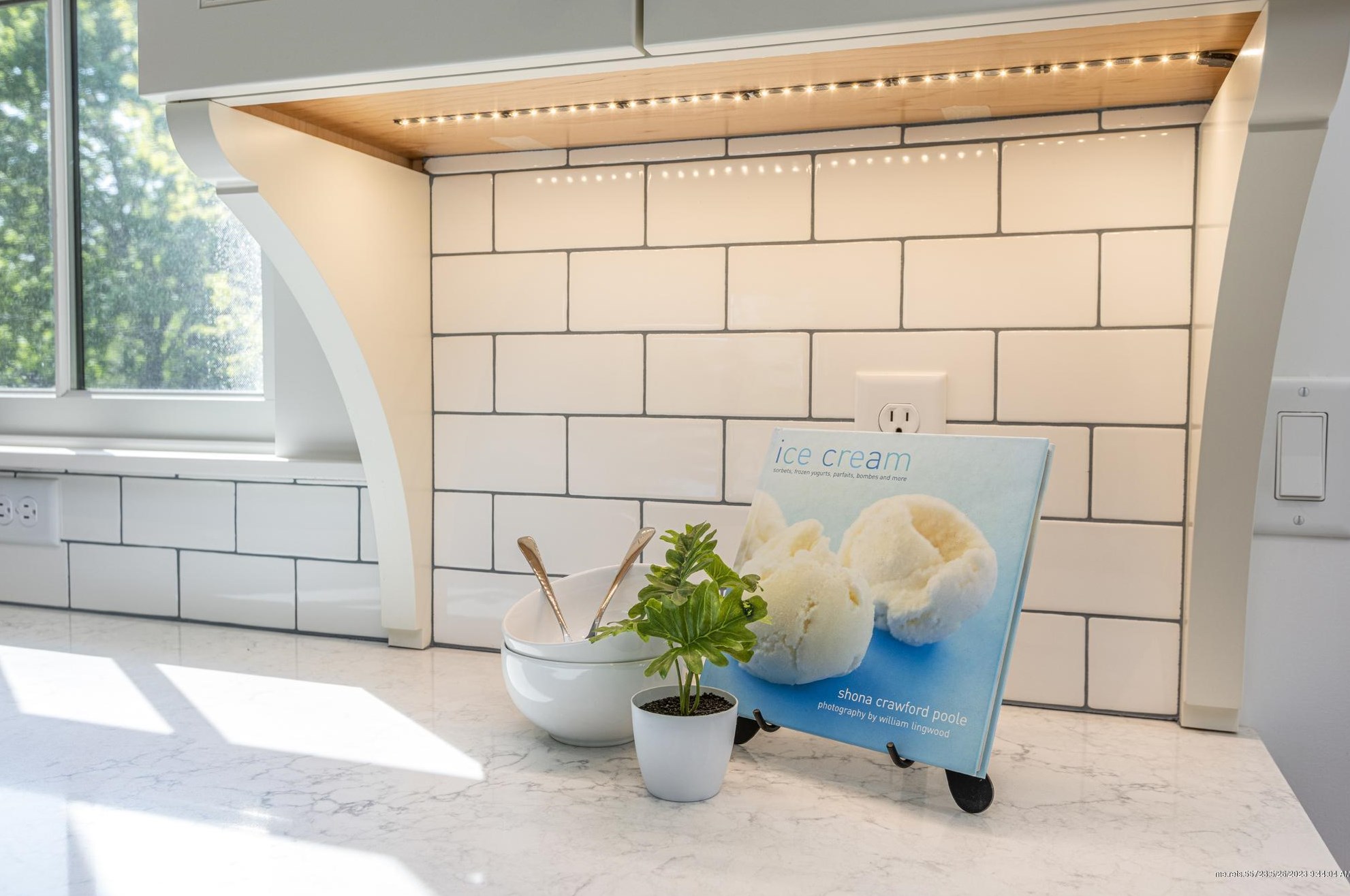 2 Summit Rd, Portland ME  04107-1327 exterior