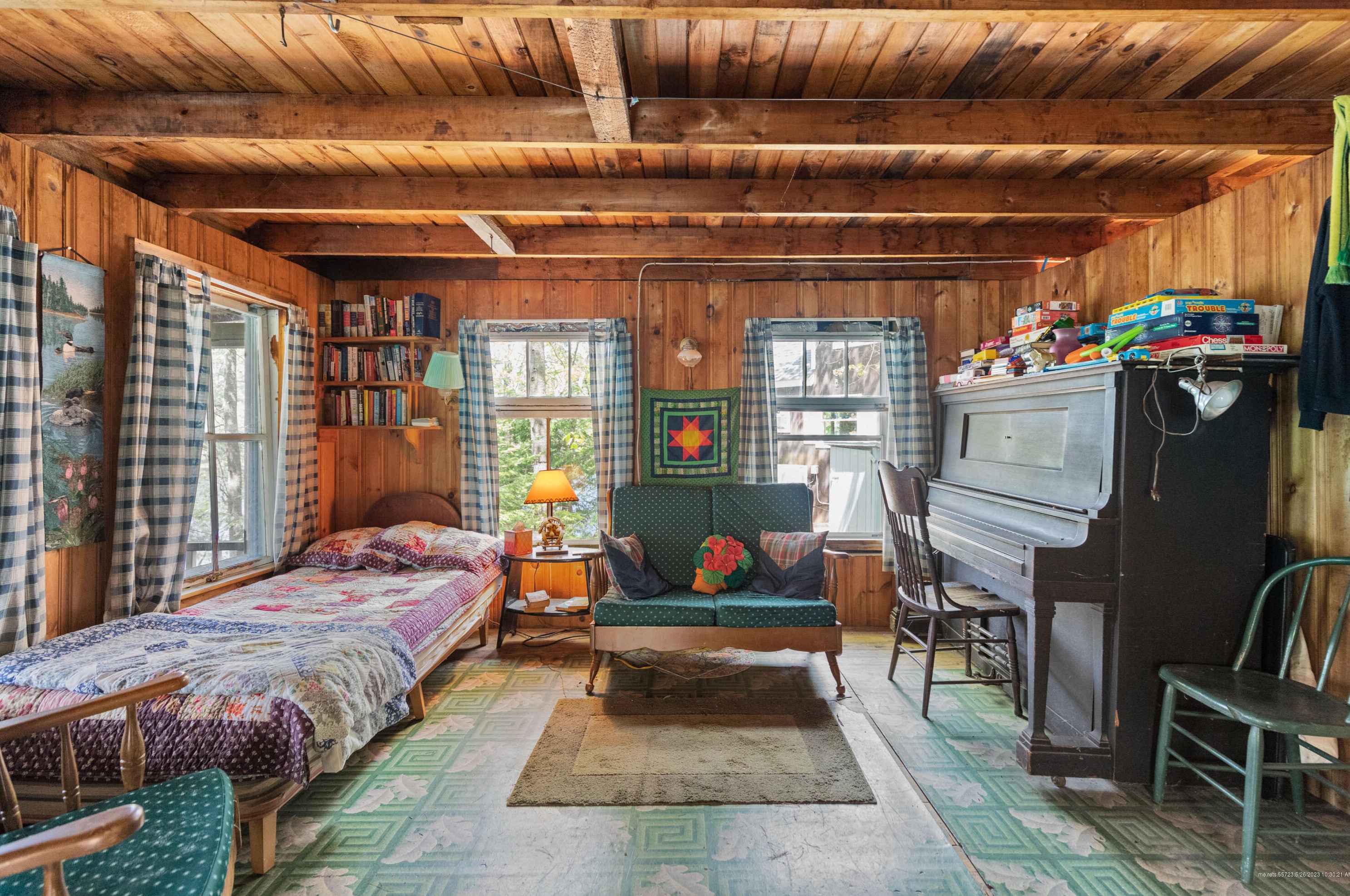 6 Wedgewood Dr, Windham ME  04062-6116 exterior