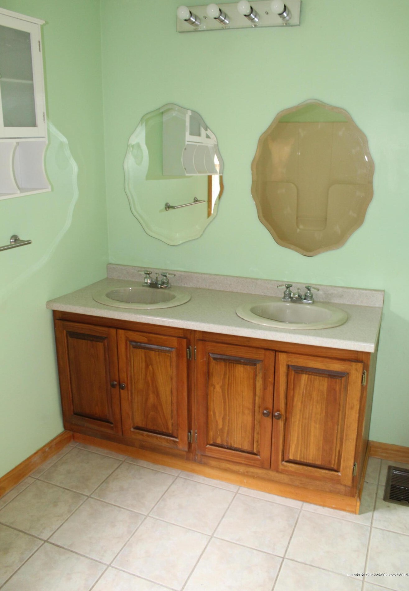 34 Ash St, Pittston ME  04345-1911 exterior