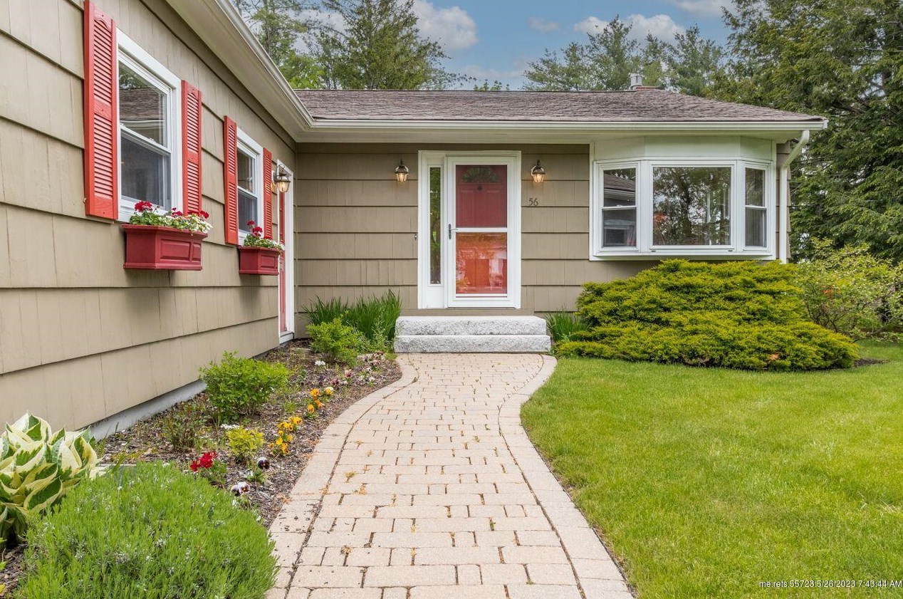 56 Pya Rd, Portland ME  04103-4604 exterior