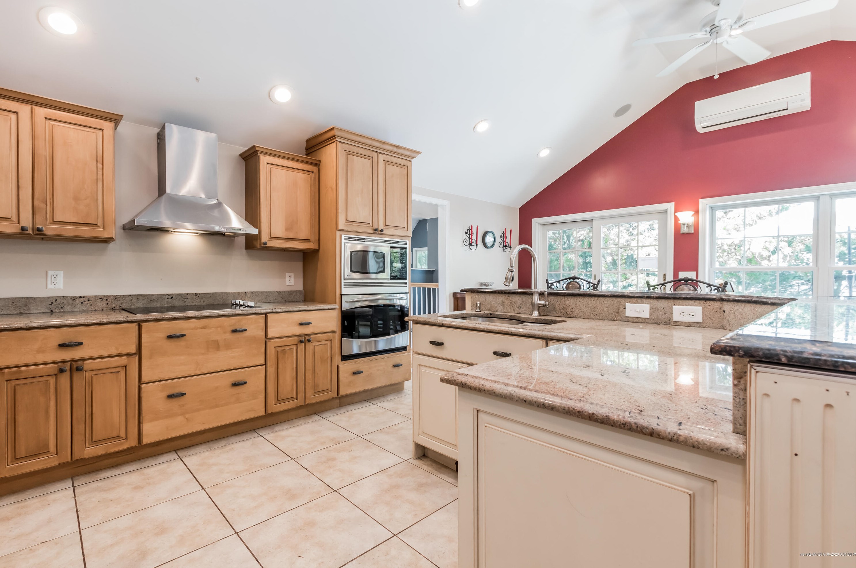 63 Primrose Ln, Portland ME  04103-1615 exterior