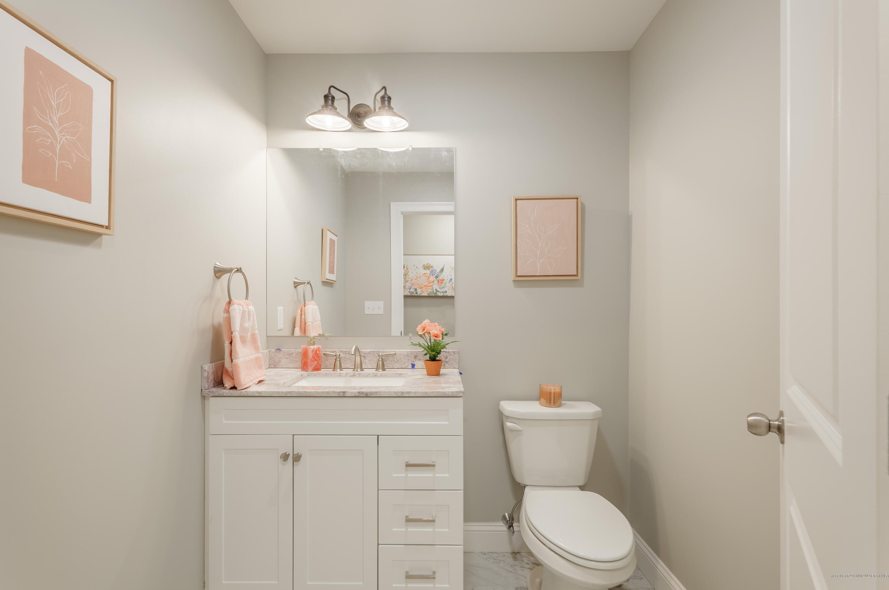 19 Treasure Ln, Windham ME  04062 exterior