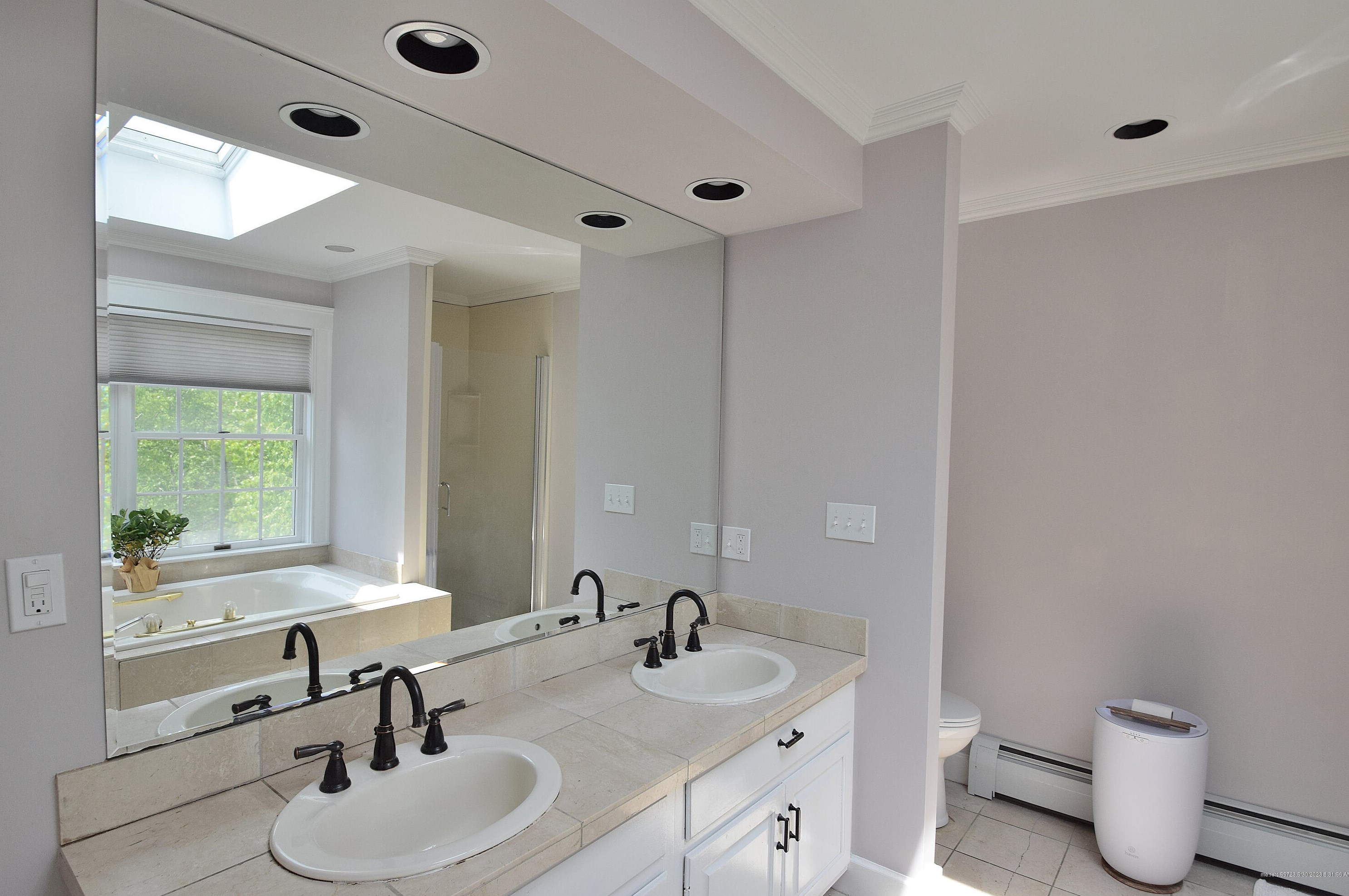 4 Victoria Ln, Portland ME  04105-2541 exterior