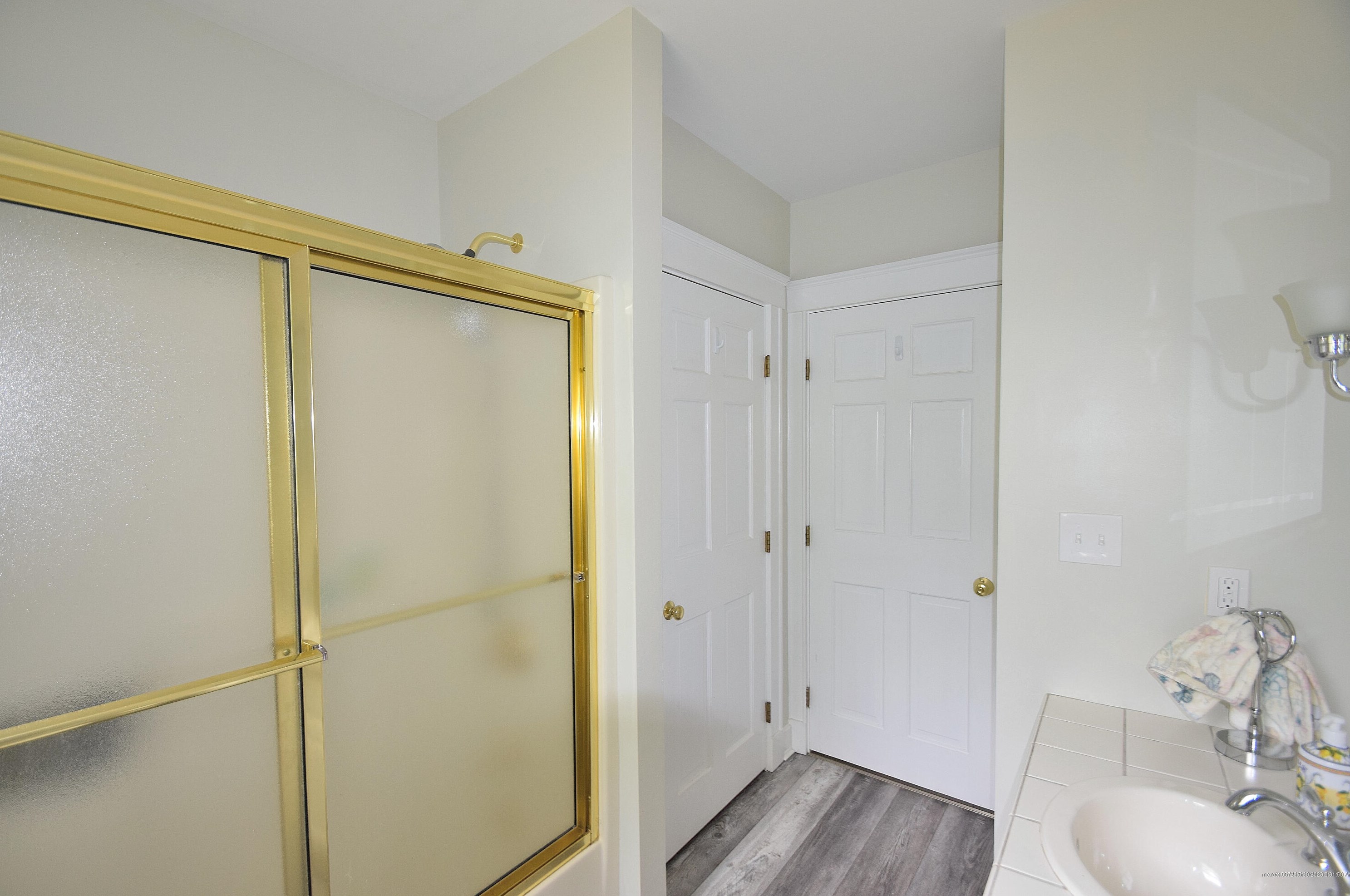 4 Victoria Ln, Portland ME  04105-2541 exterior