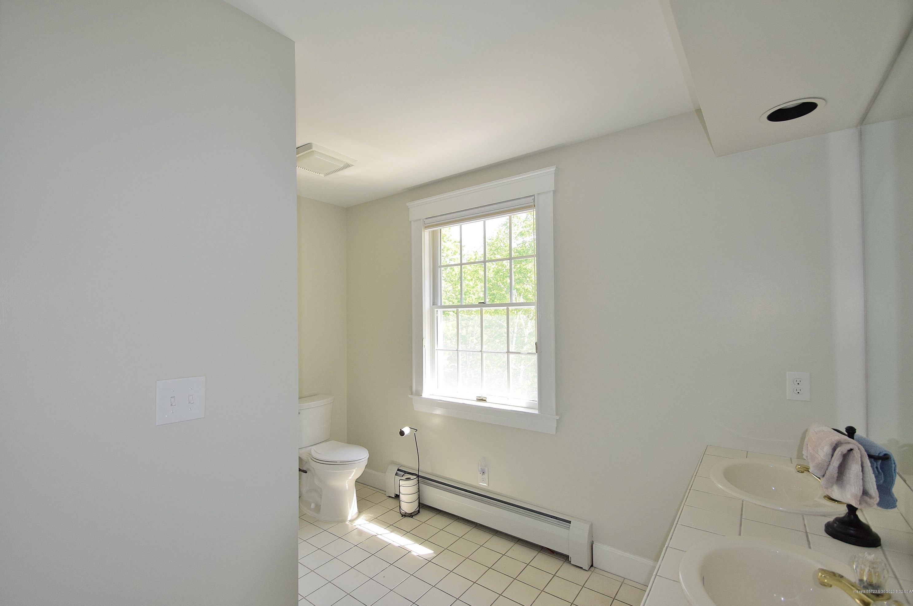 4 Victoria Ln, Portland ME  04105-2541 exterior