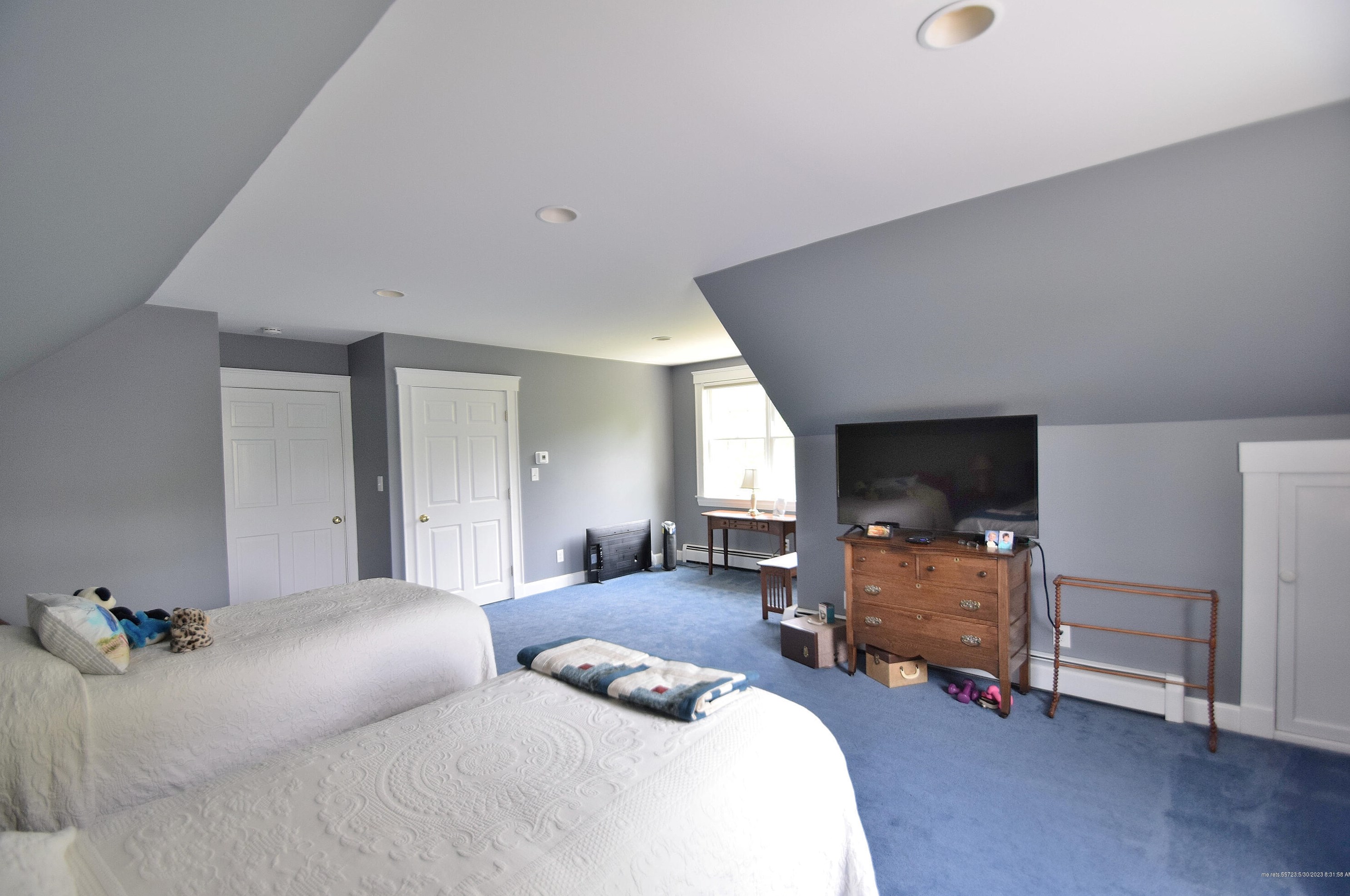 4 Victoria Ln, Portland ME  04105-2541 exterior