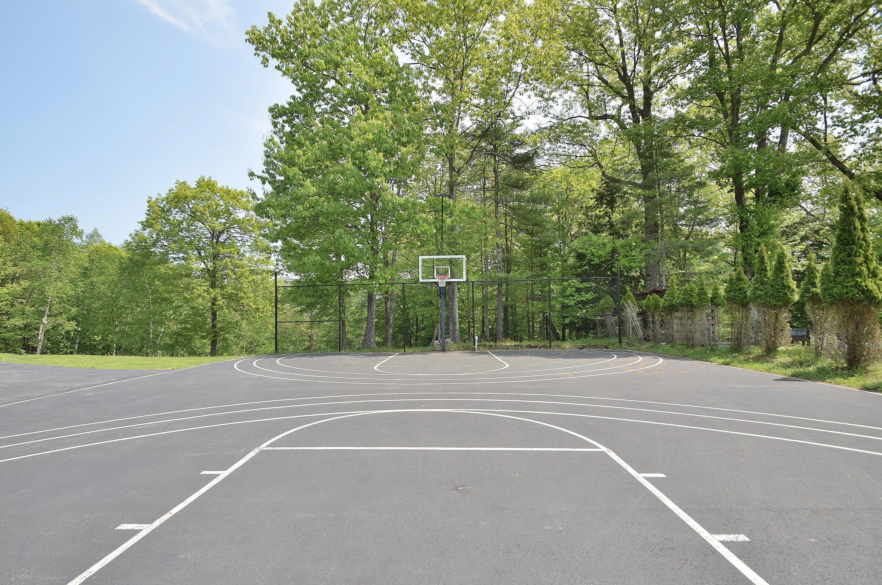 4 Victoria Ln, Portland ME  04105-2541 exterior