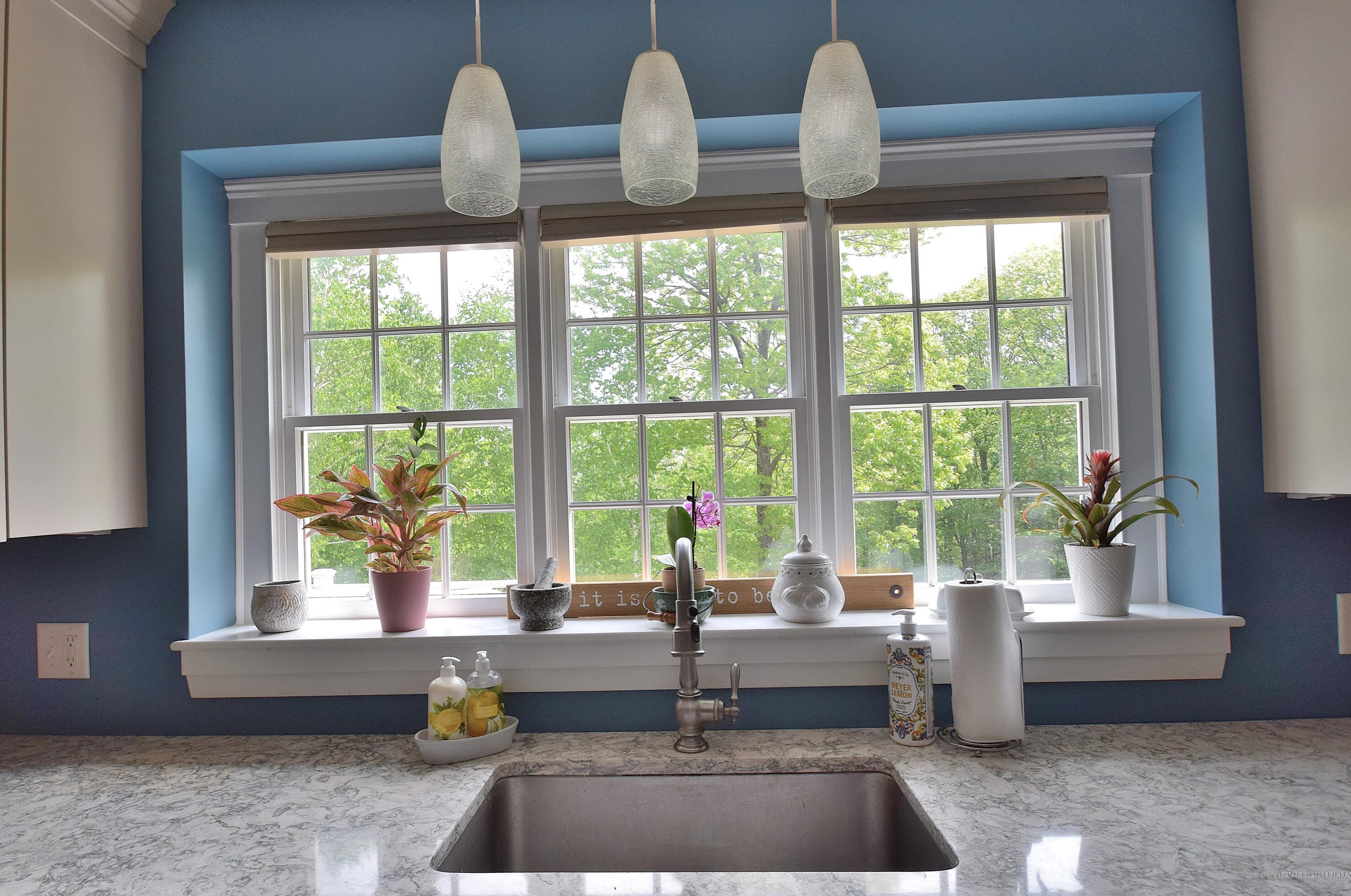 4 Victoria Ln, Portland ME  04105-2541 exterior