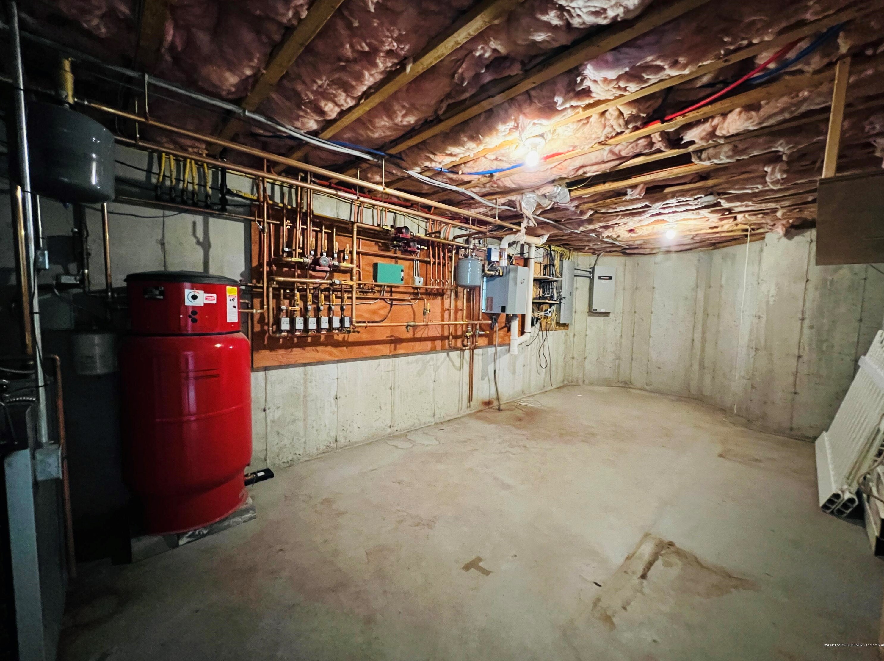 54 Constitution Ave, Newburgh ME 04444-1331 exterior