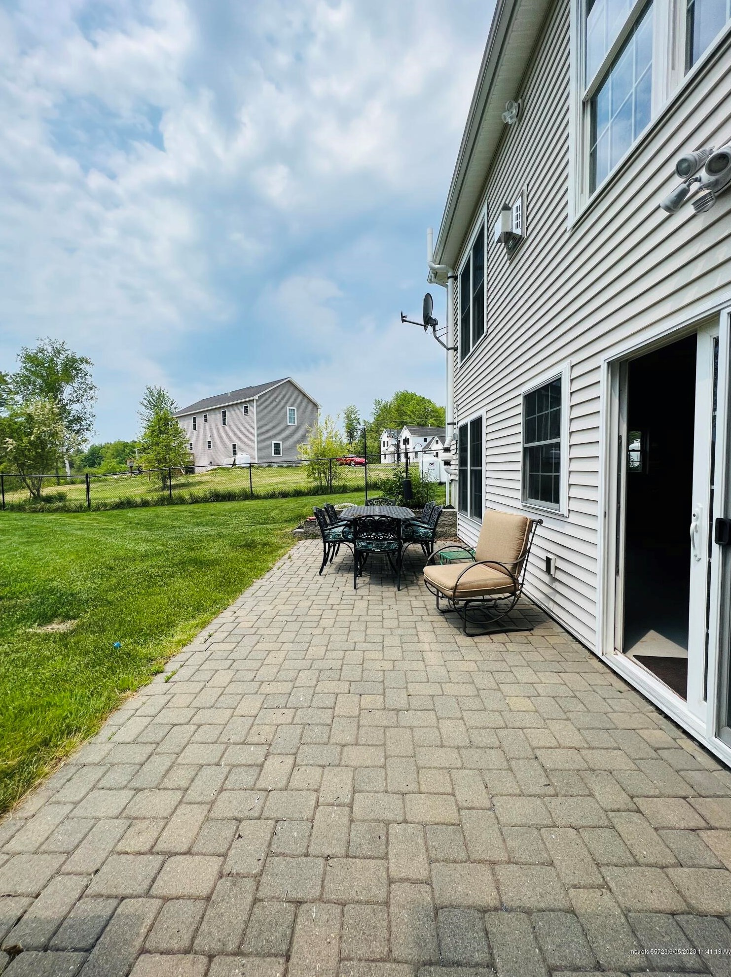 54 Constitution Ave, Newburgh ME 04444-1331 exterior