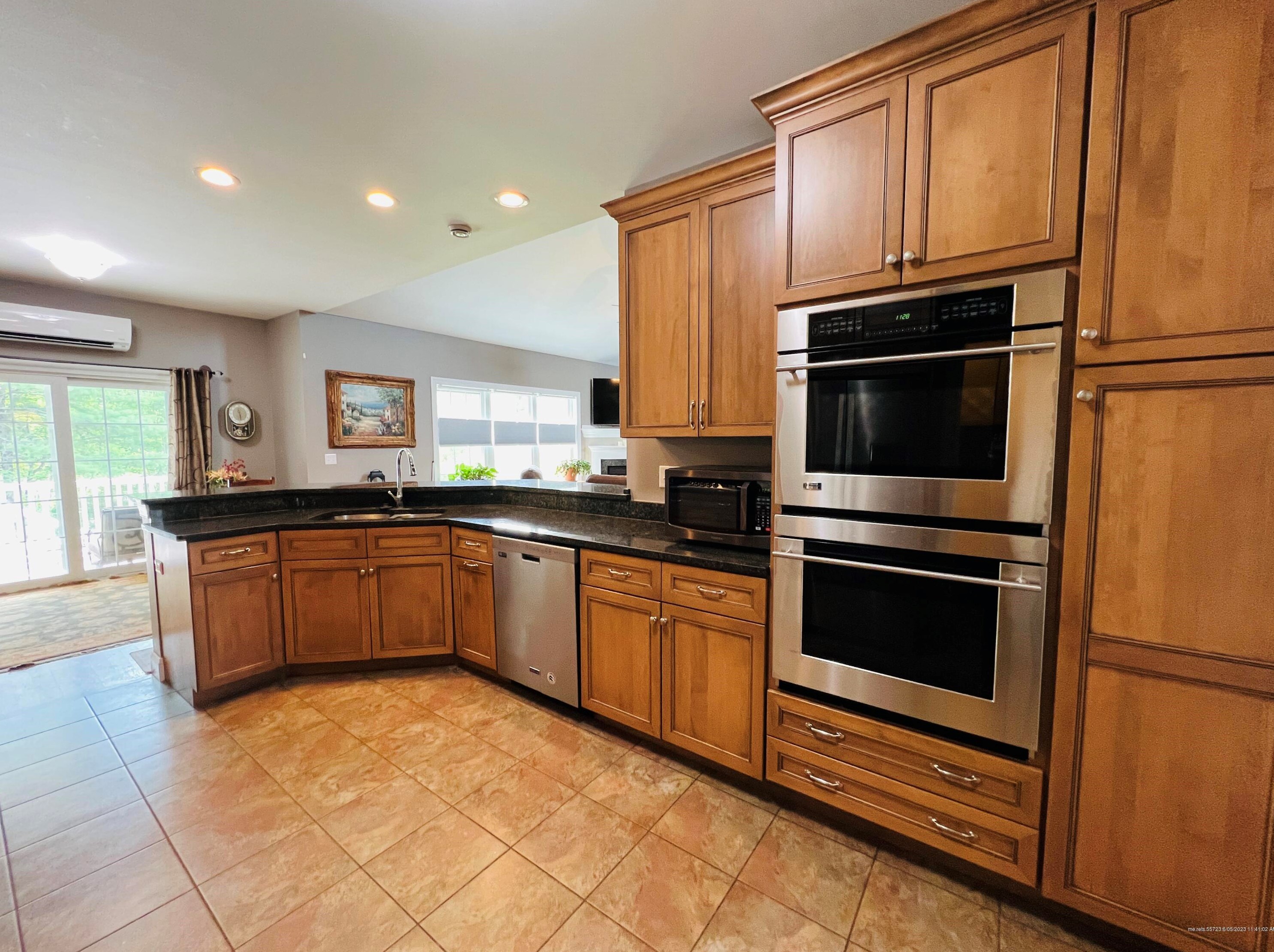 54 Constitution Ave, Newburgh ME 04444-1331 exterior