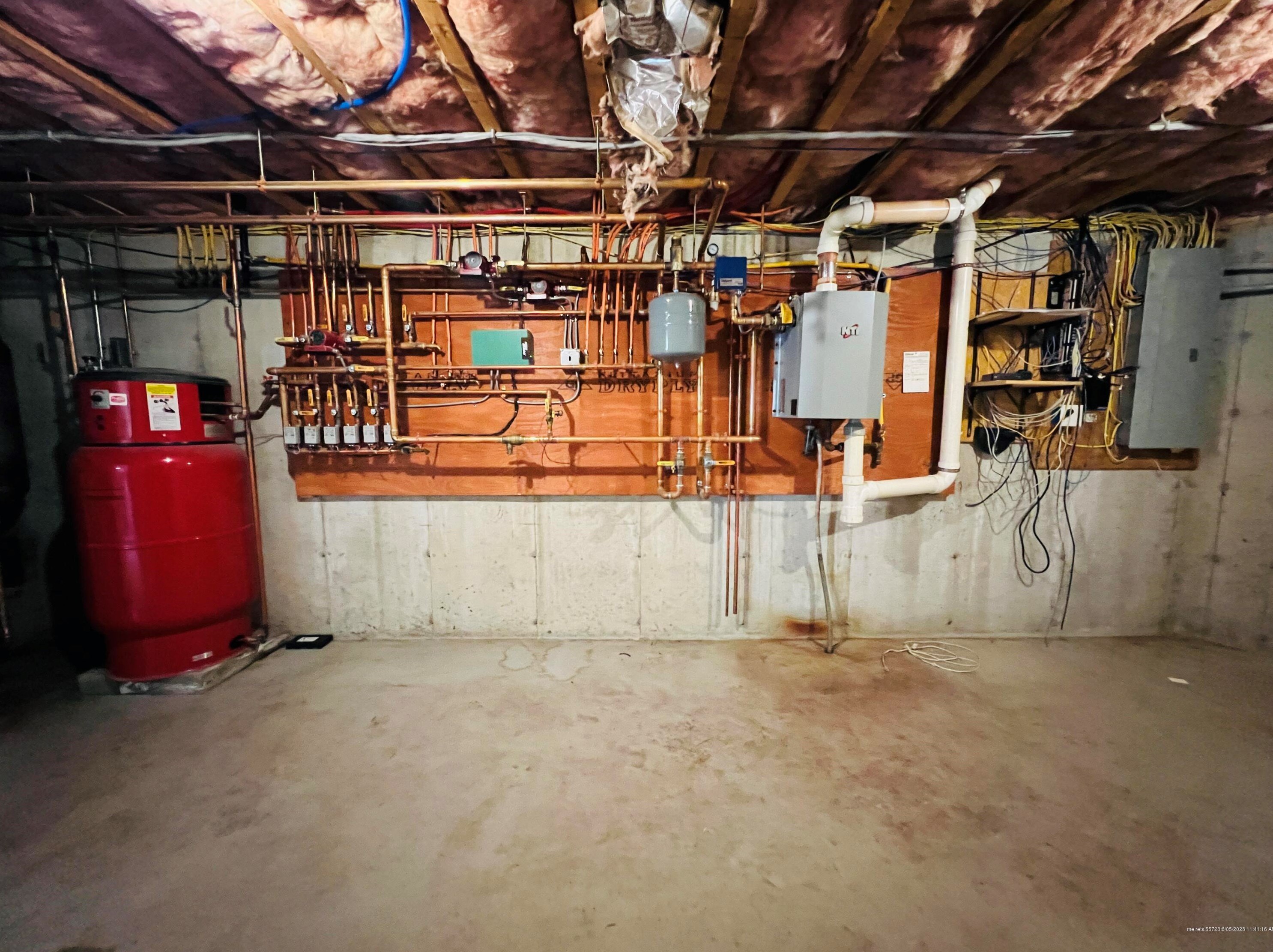 54 Constitution Ave, Newburgh ME 04444-1331 exterior