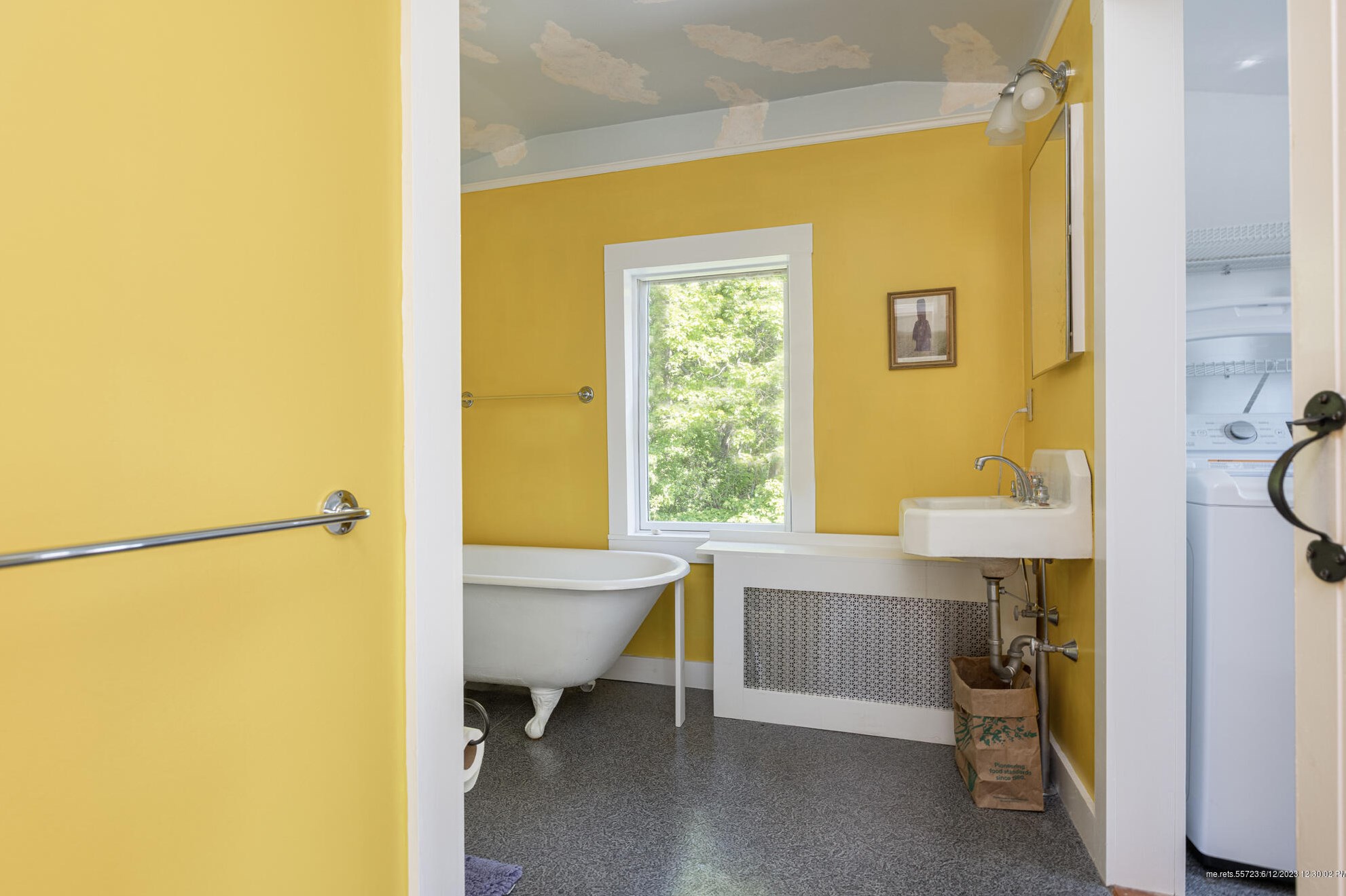 44 Maple St, Portland ME 04105-1972 exterior