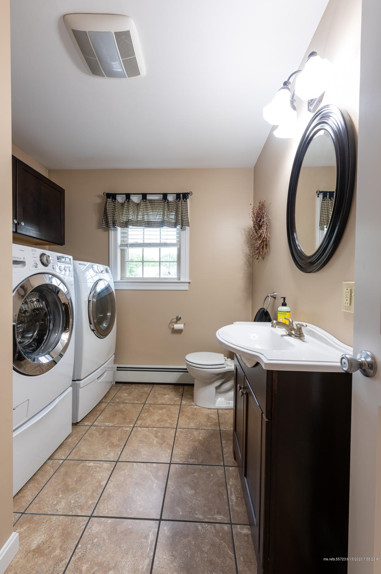 25 Constitution Ave, Newburgh ME 04444-1331 exterior