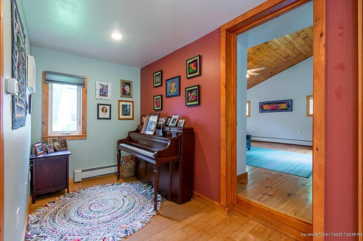 1011 Biscay Rd, Bremen ME 04551-3124 exterior